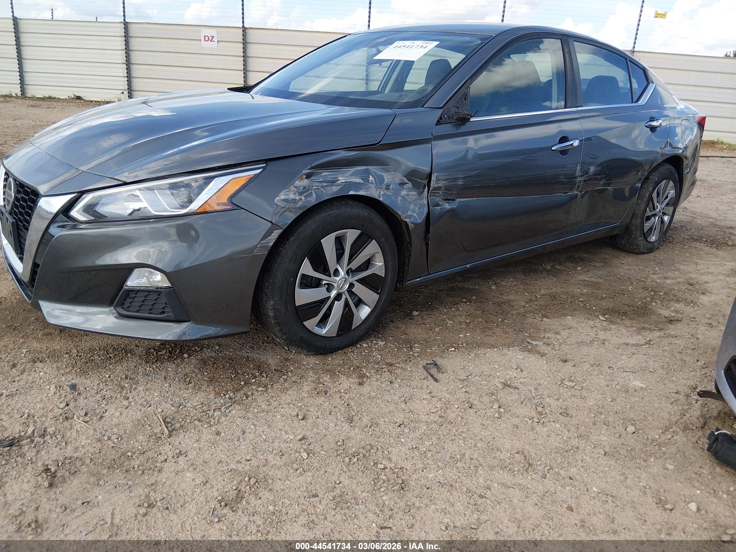 NISSAN ALTIMA image 6