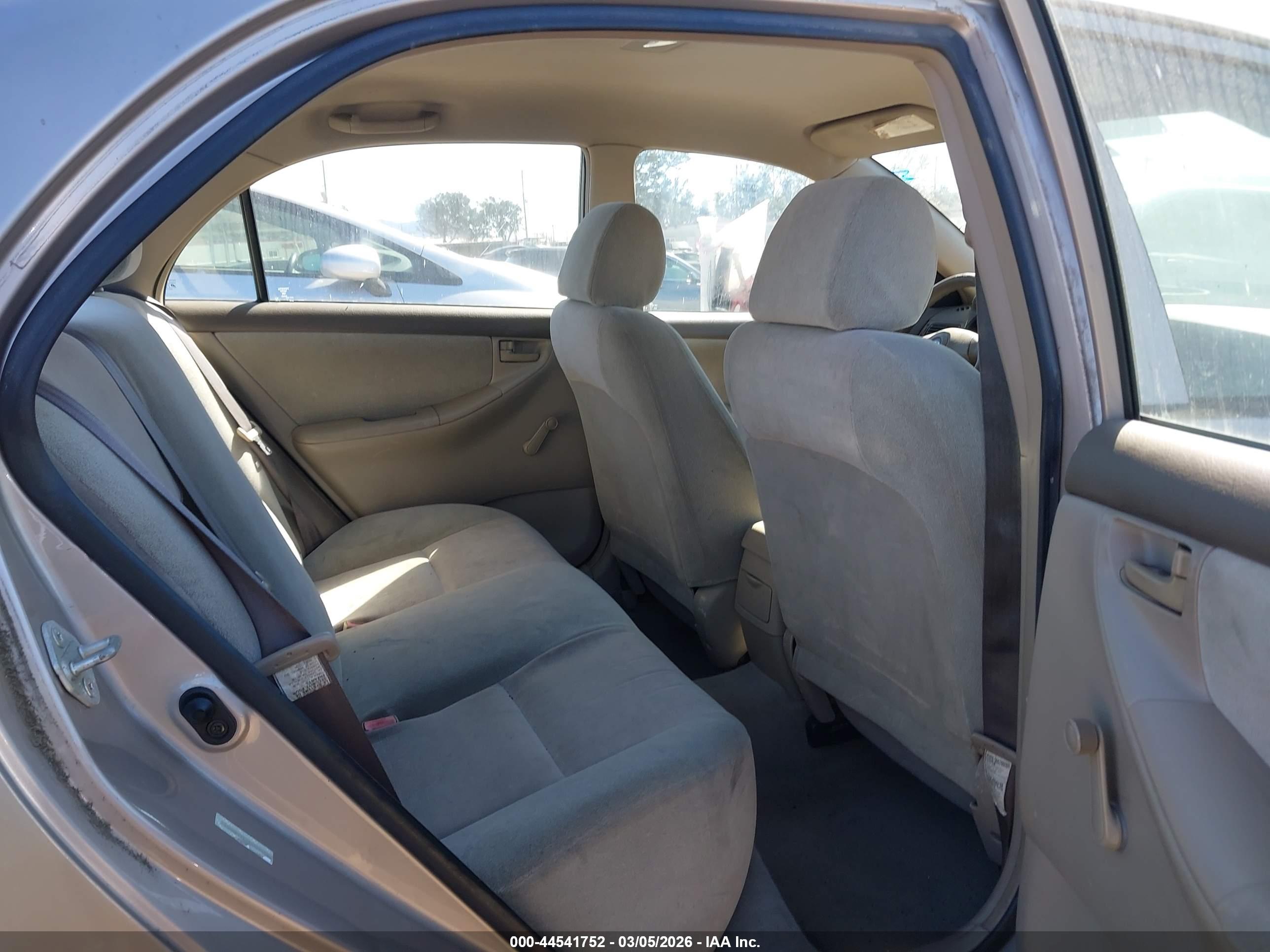 TOYOTA COROLLA image 8