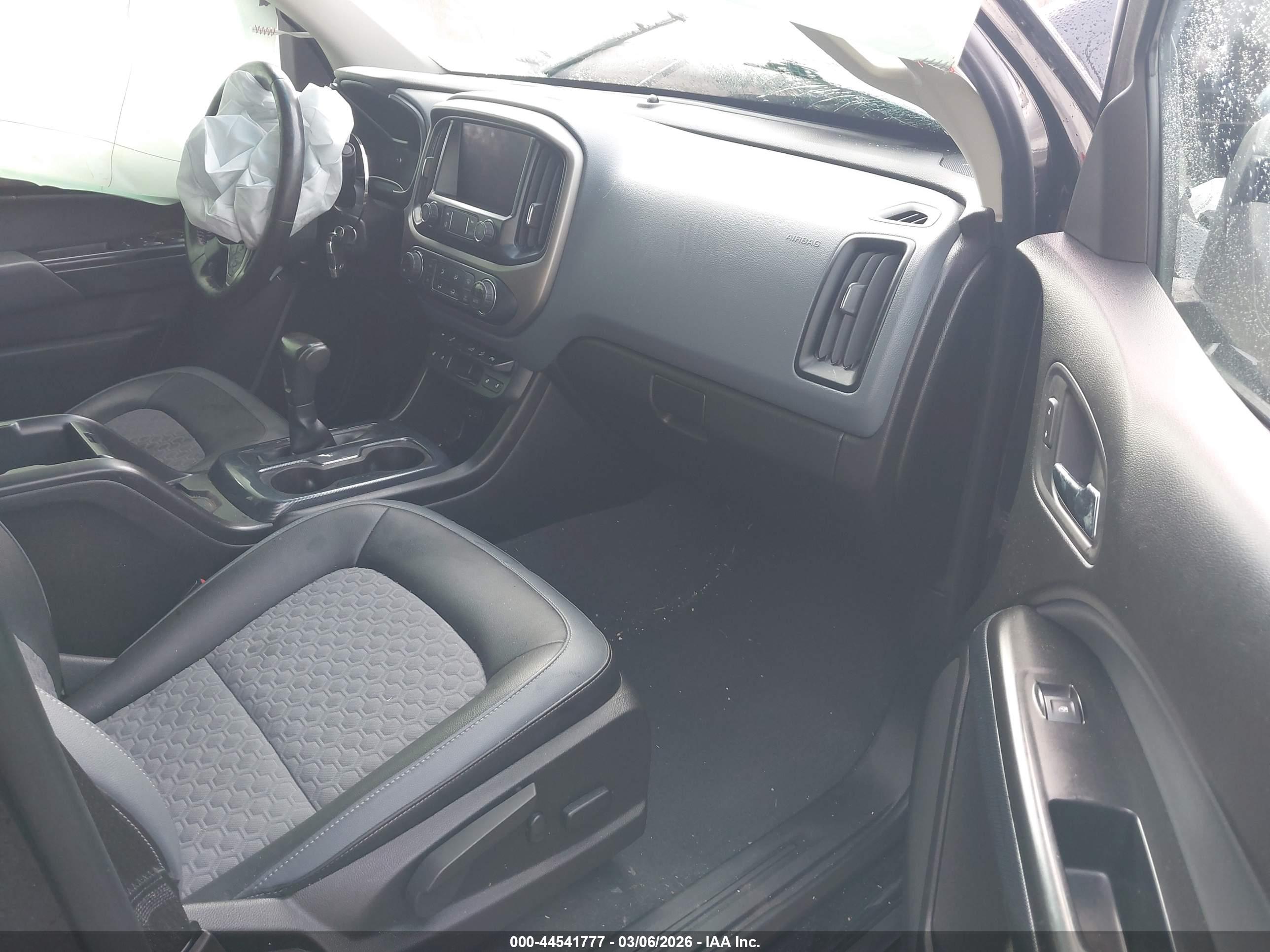 CHEVROLET COLORADO image 5
