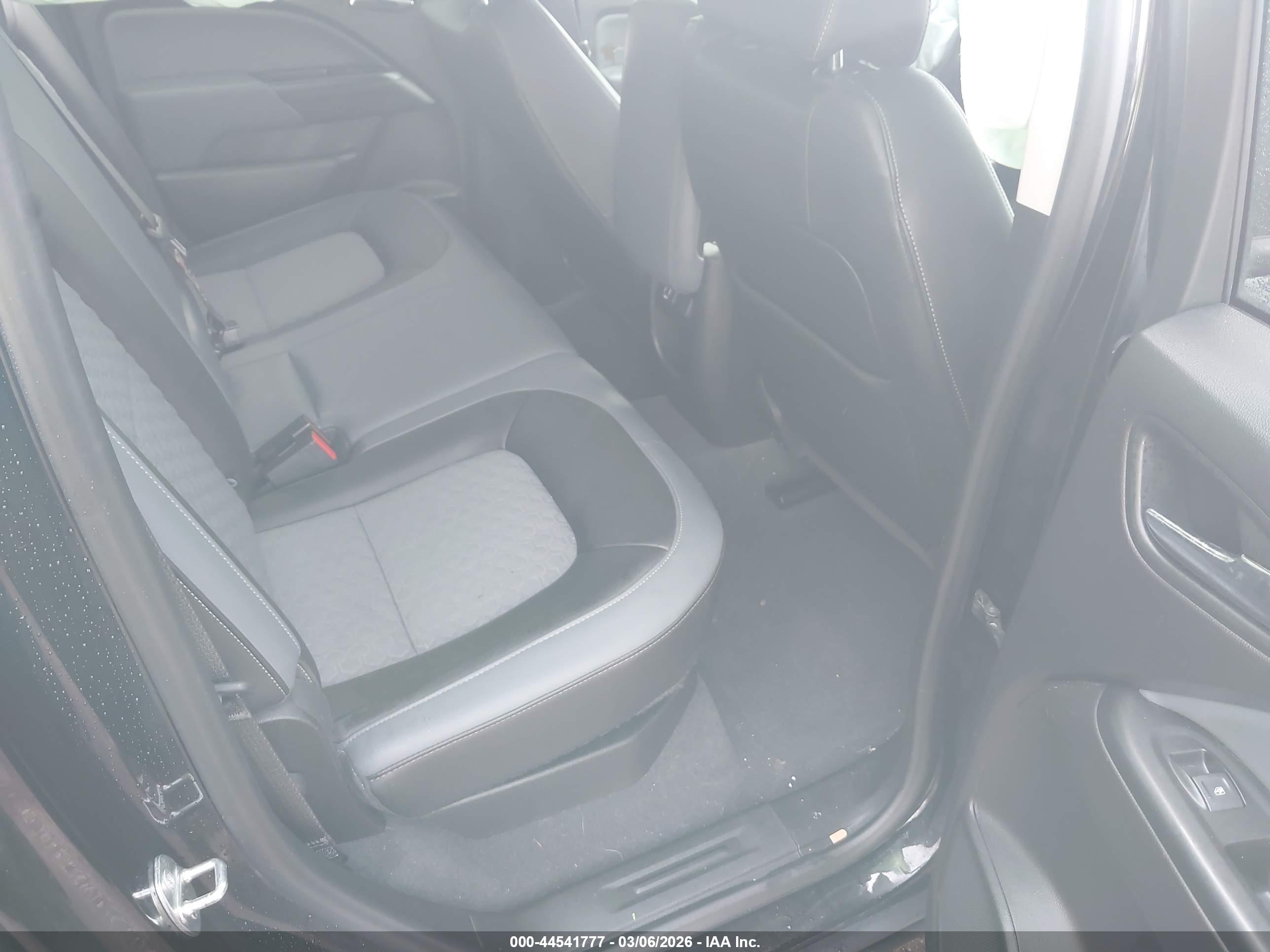 CHEVROLET COLORADO image 8