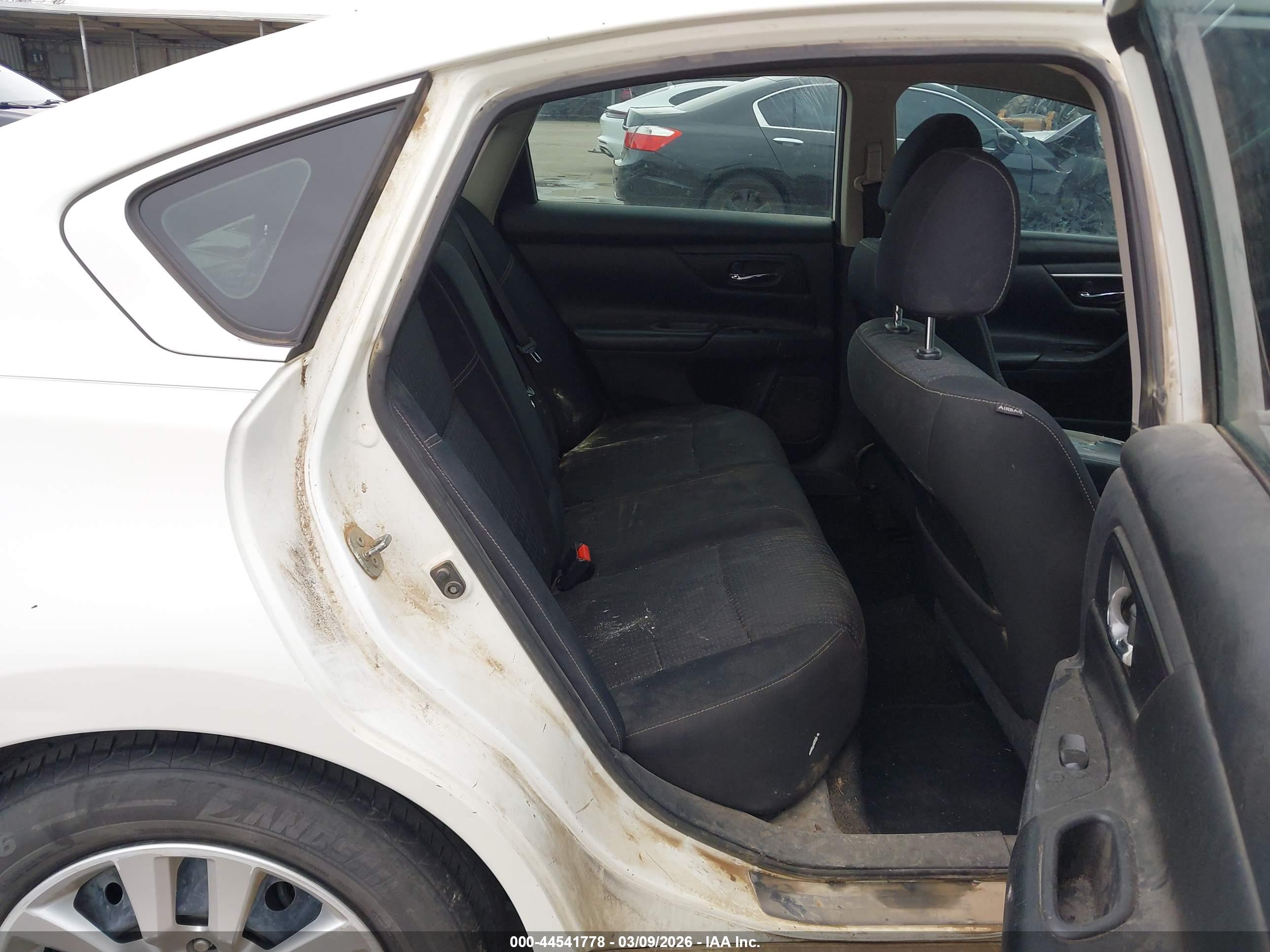 NISSAN ALTIMA image 8