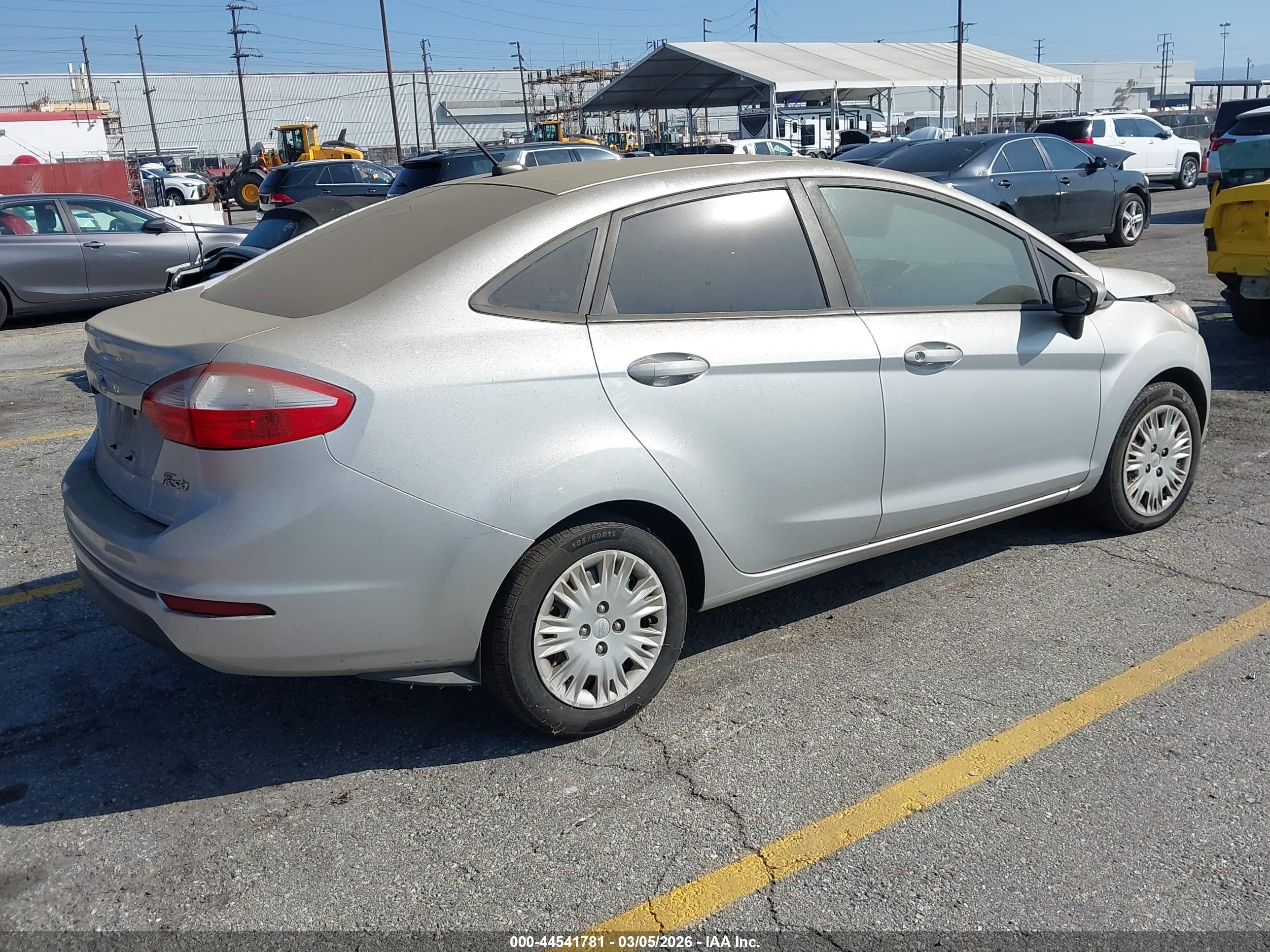 FORD FIESTA image 4