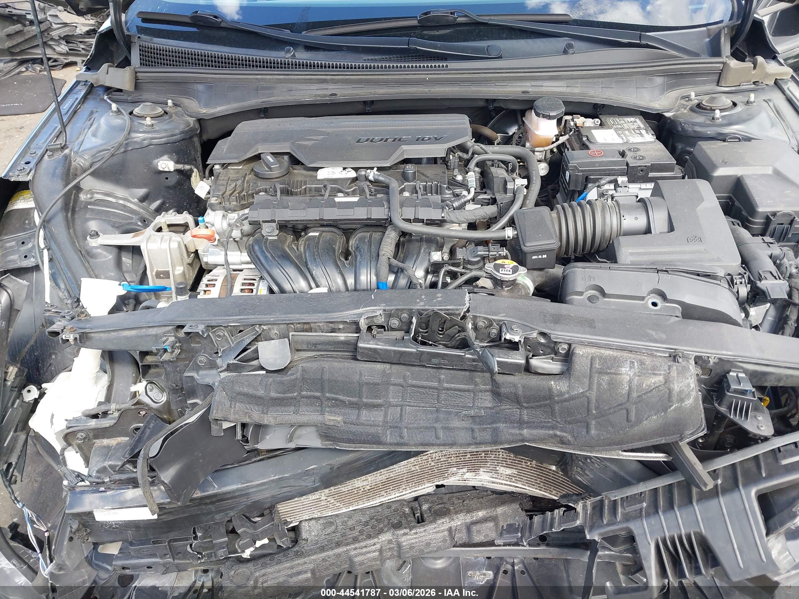 HYUNDAI ELANTRA image 10