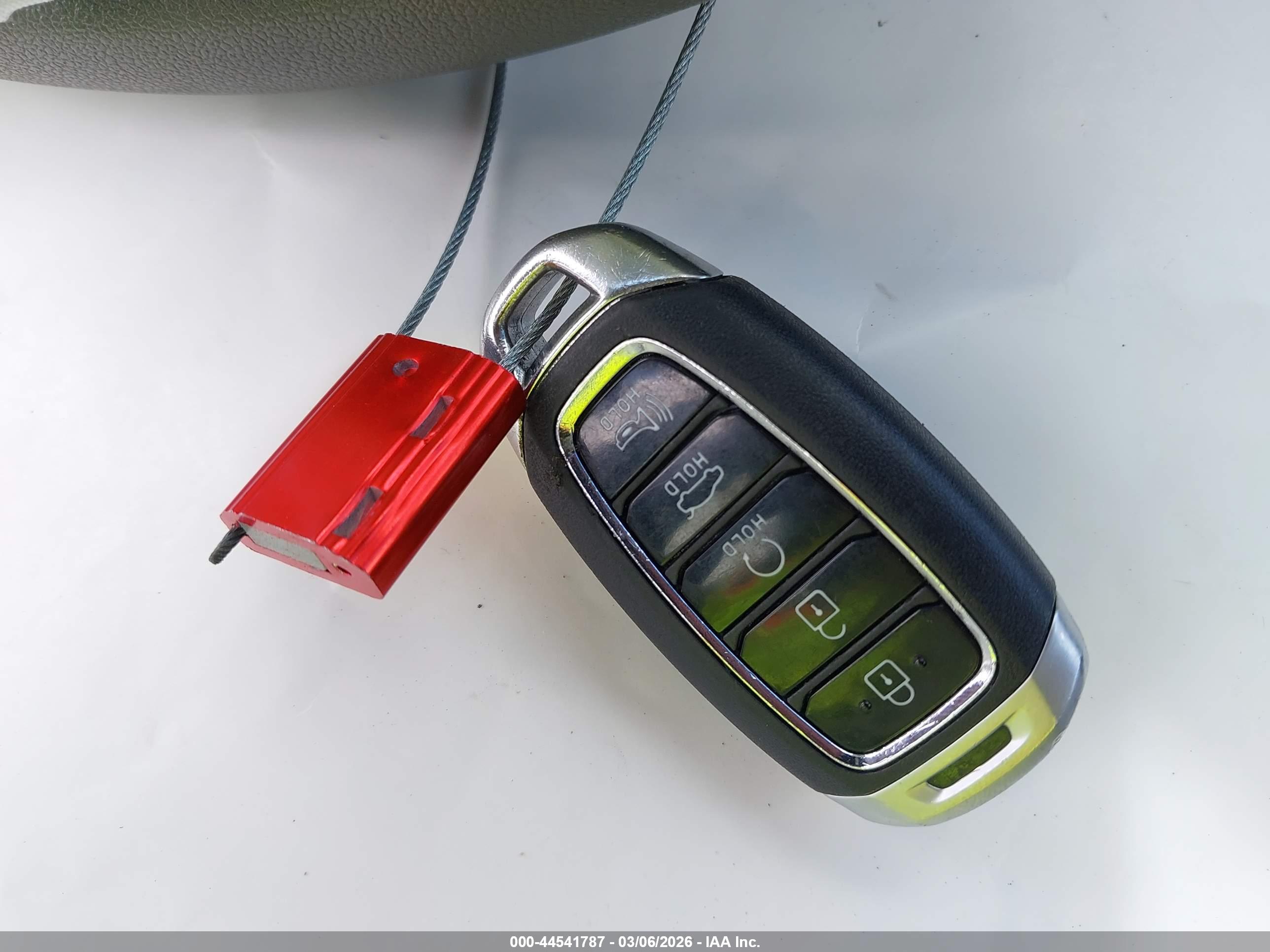 HYUNDAI ELANTRA image 11
