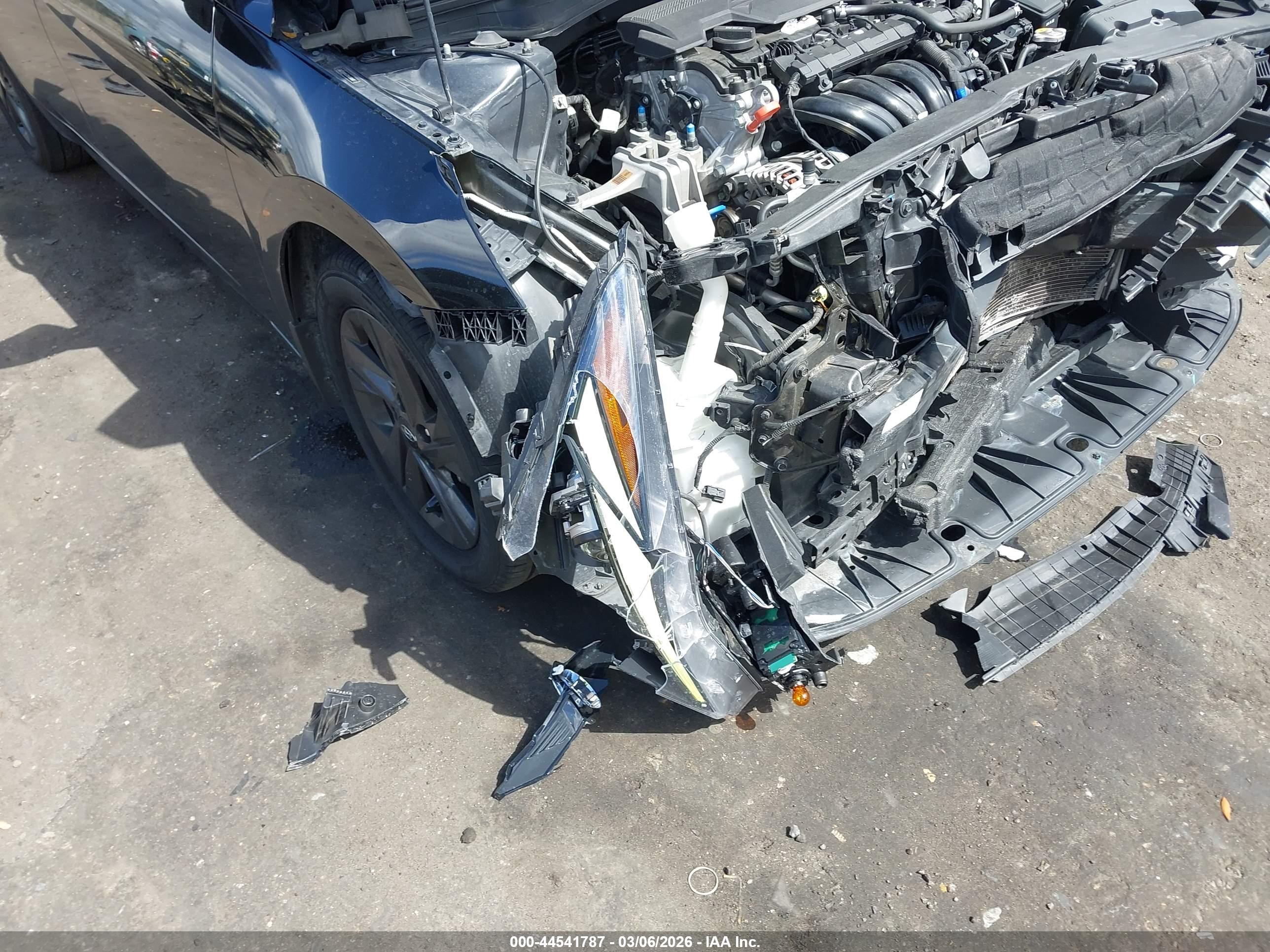 HYUNDAI ELANTRA image 6