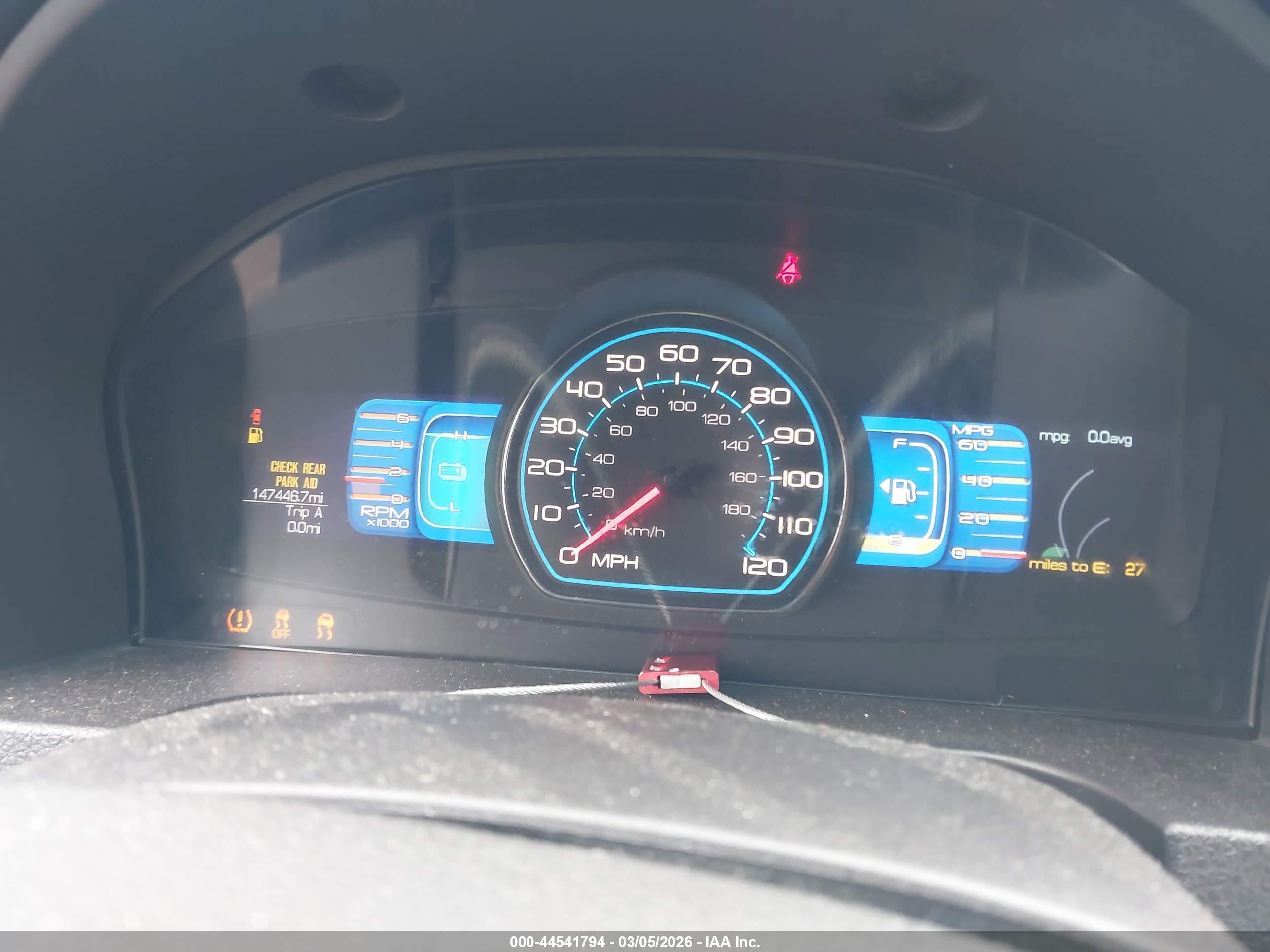 FORD FUSION image 7
