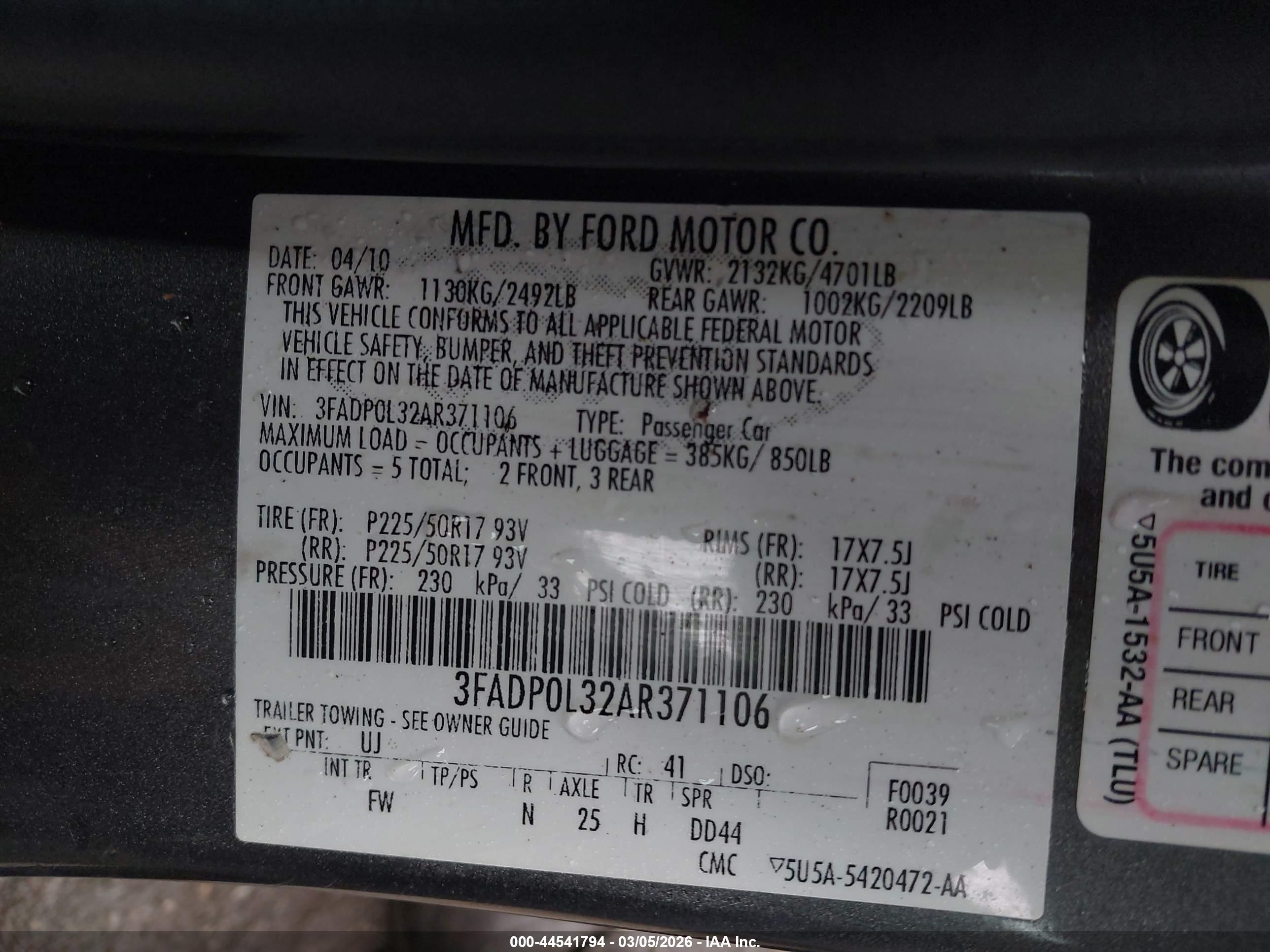 FORD FUSION image 9