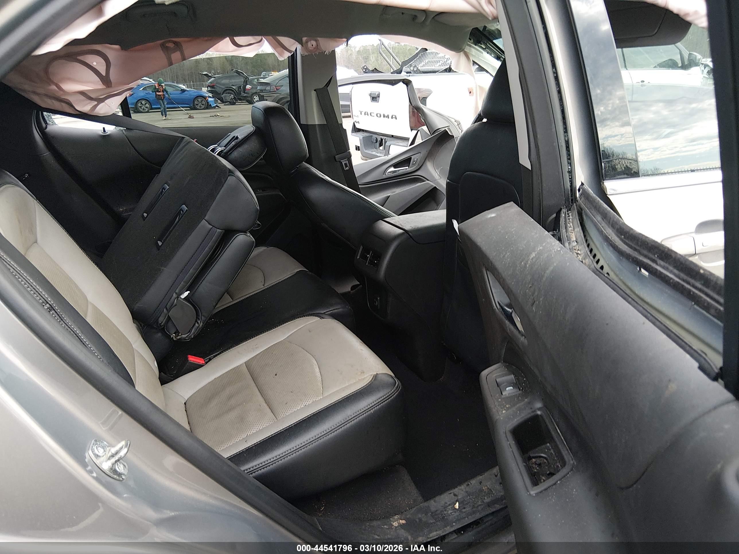 CHEVROLET EQUINOX image 8