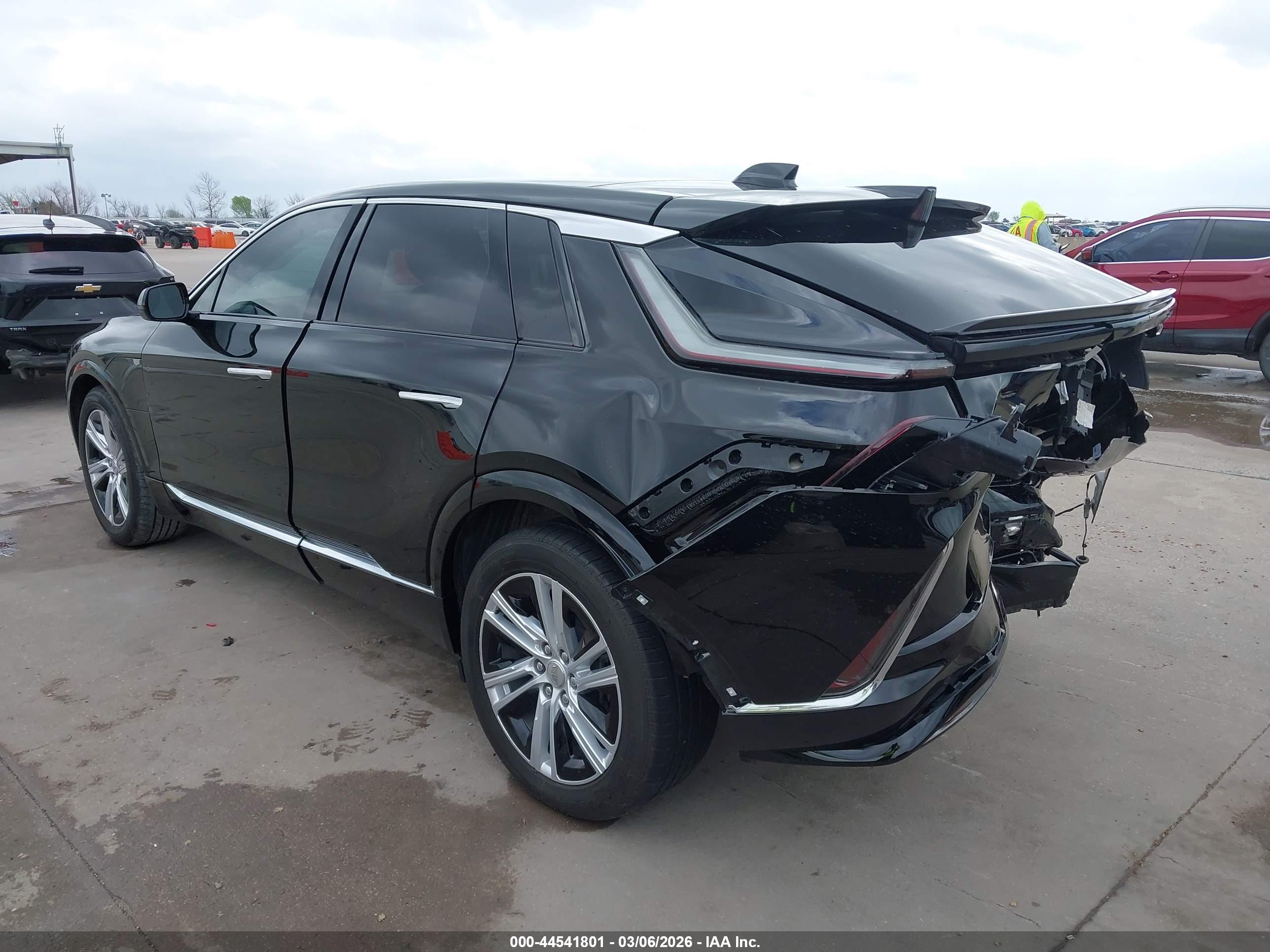 CADILLAC LYRIQ image 3