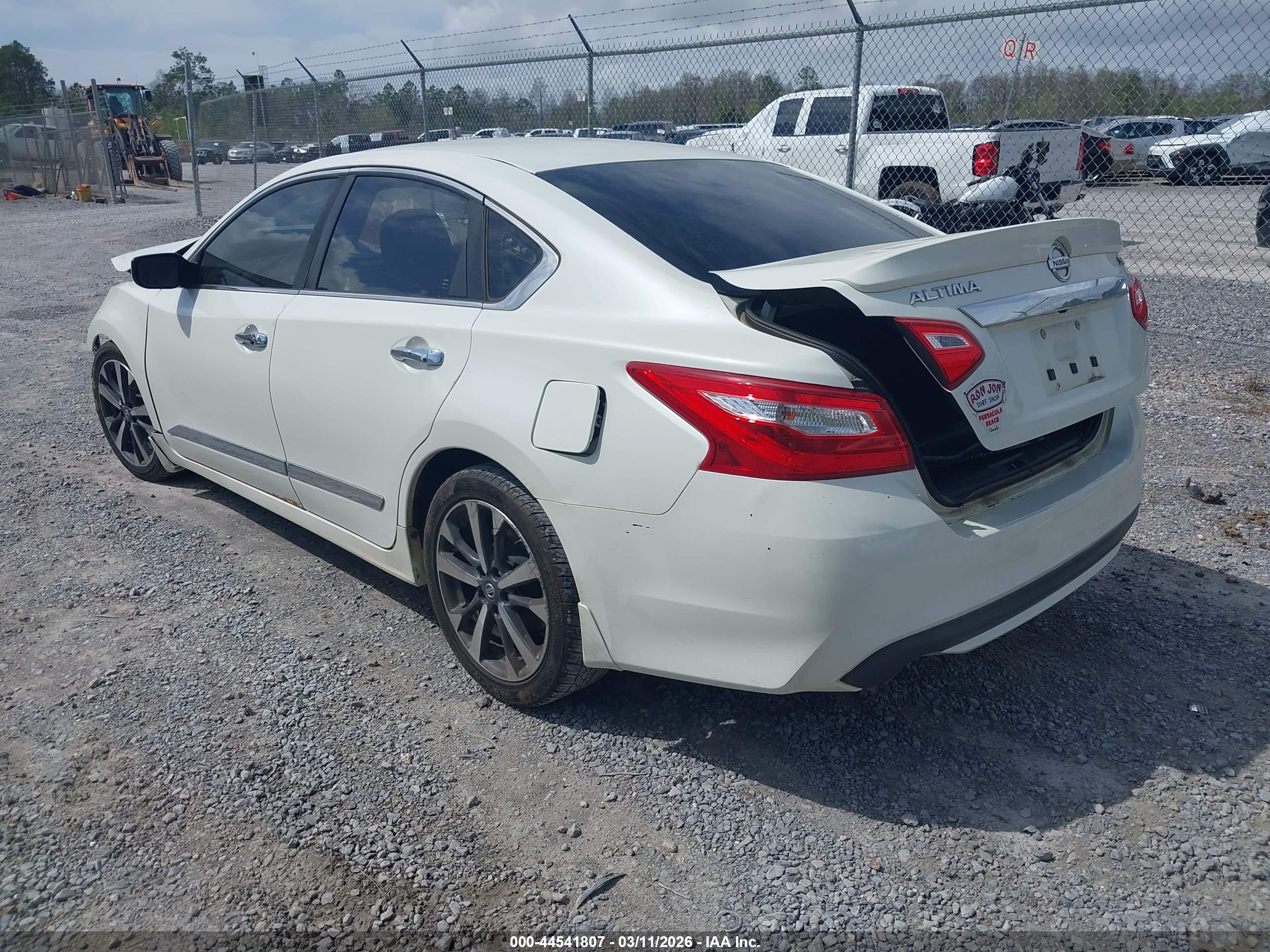 NISSAN ALTIMA image 3