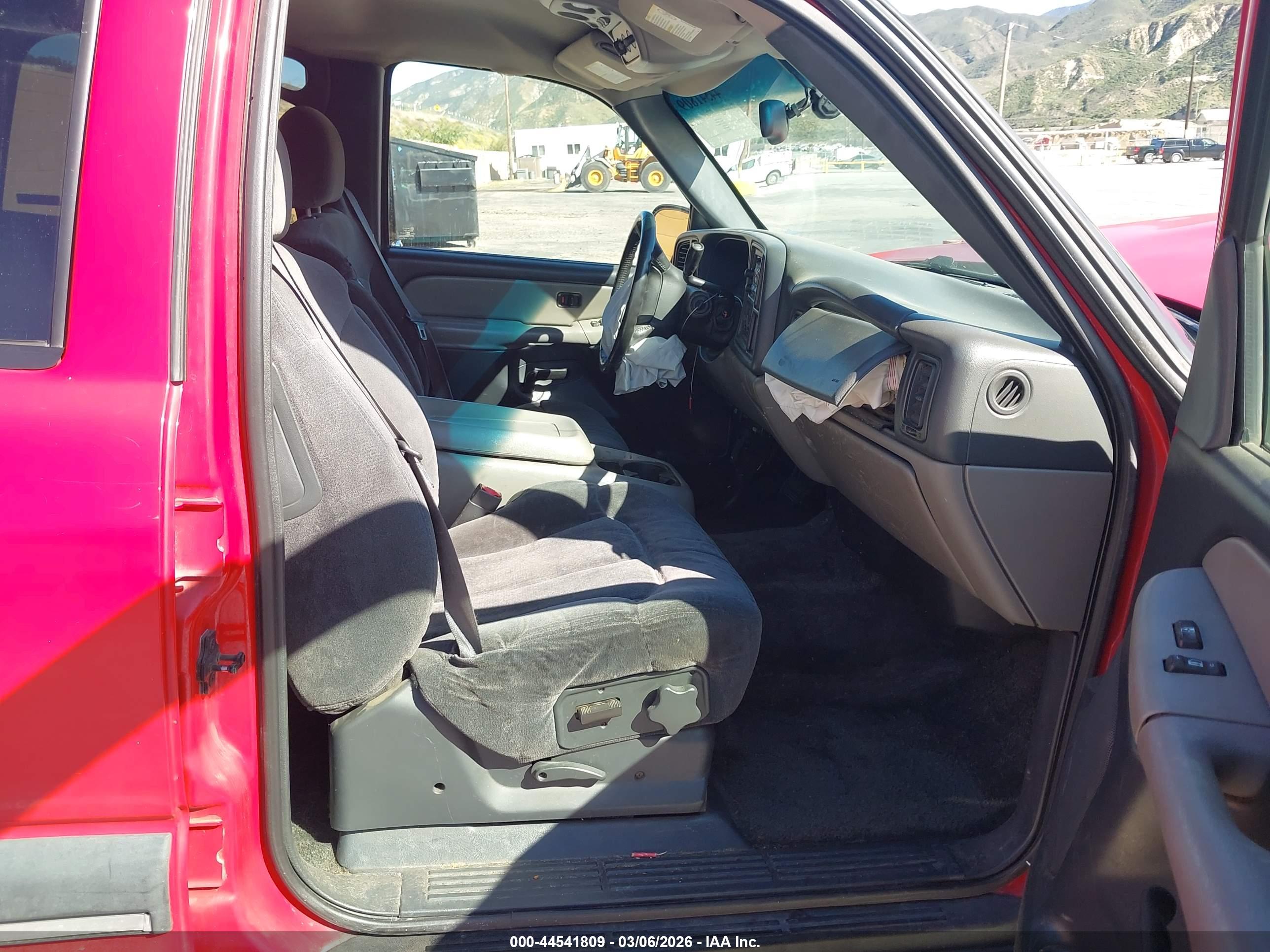 CHEVROLET TAHOE image 5