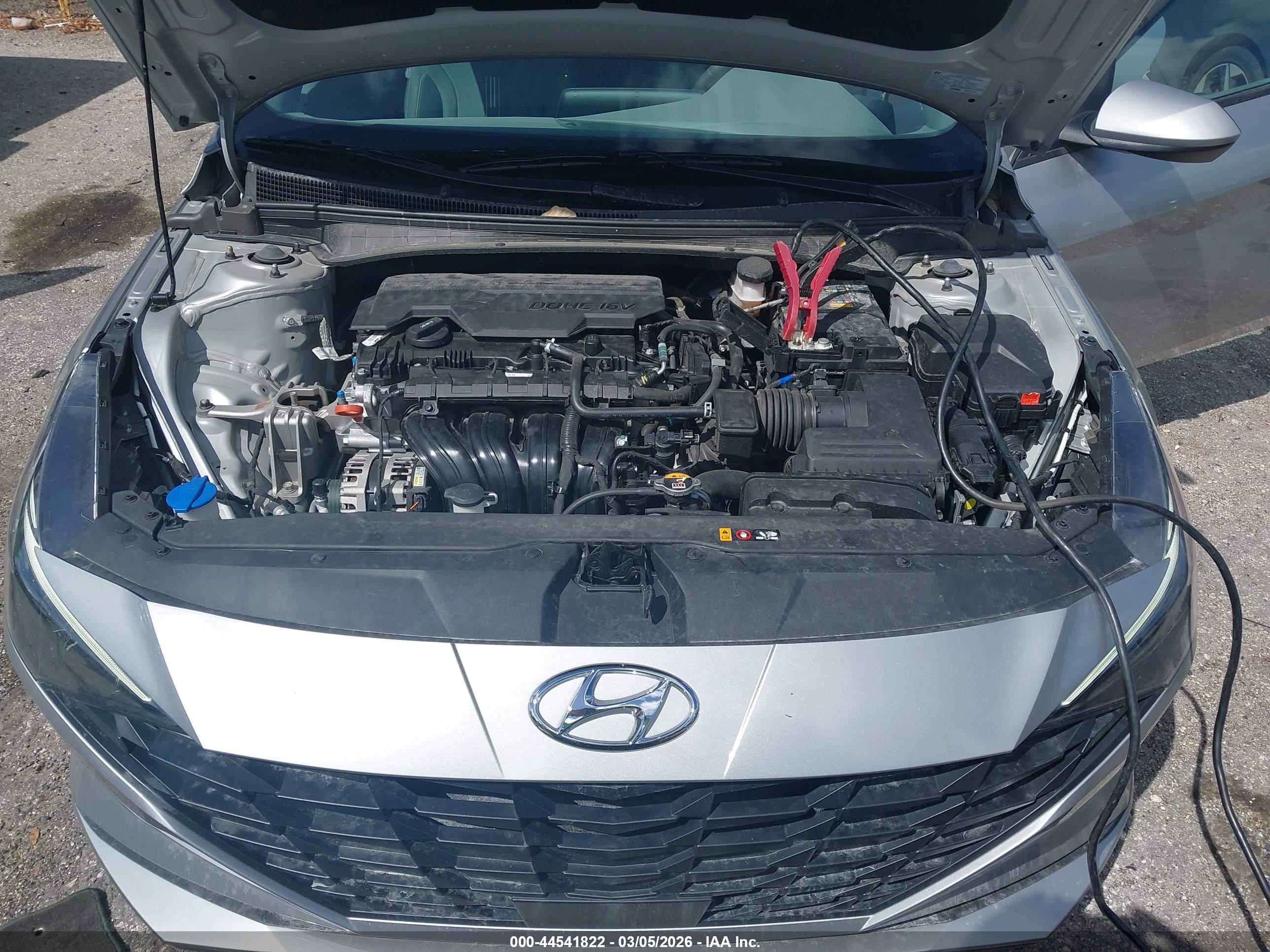 HYUNDAI ELANTRA image 10