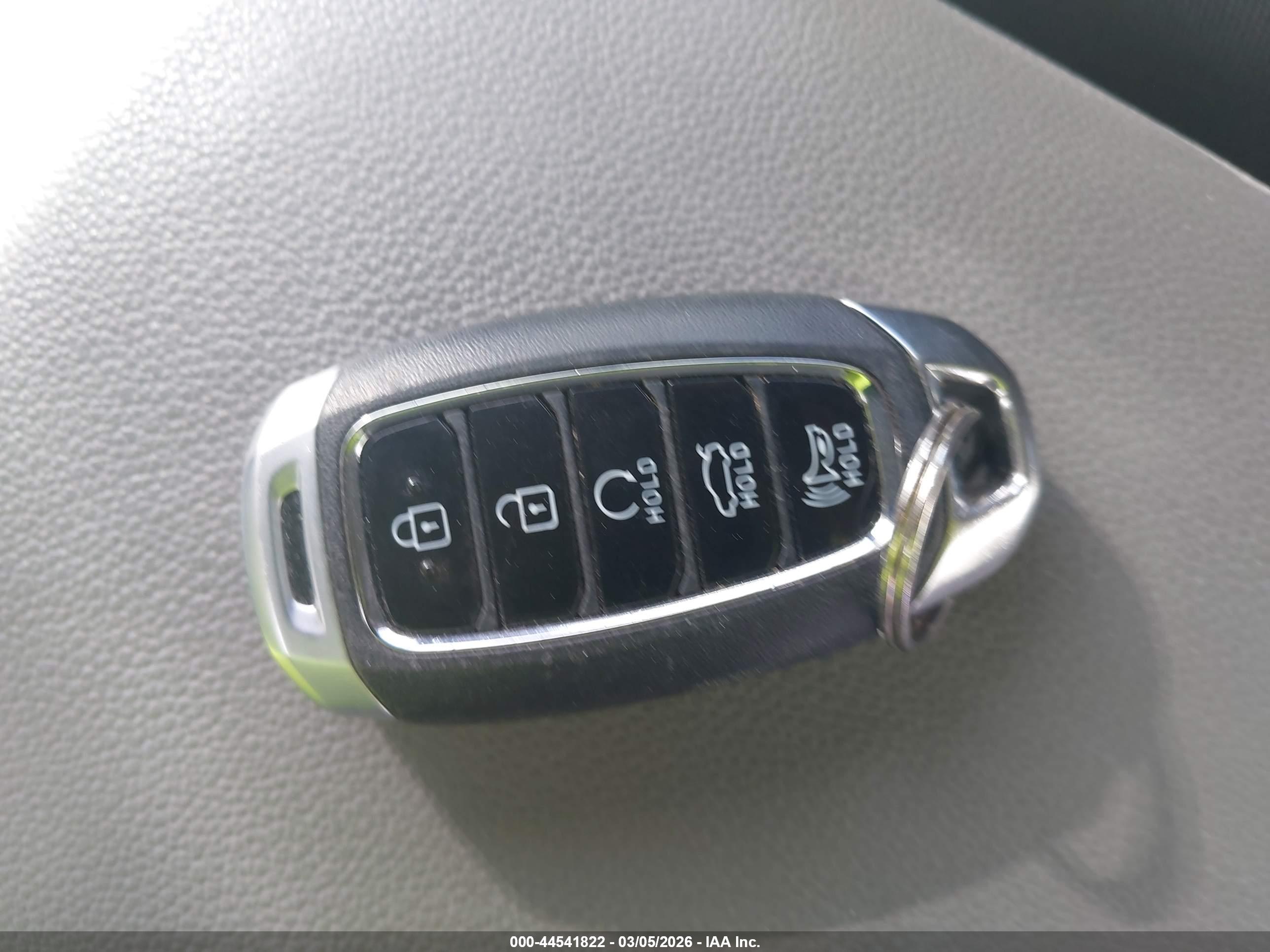 HYUNDAI ELANTRA image 11