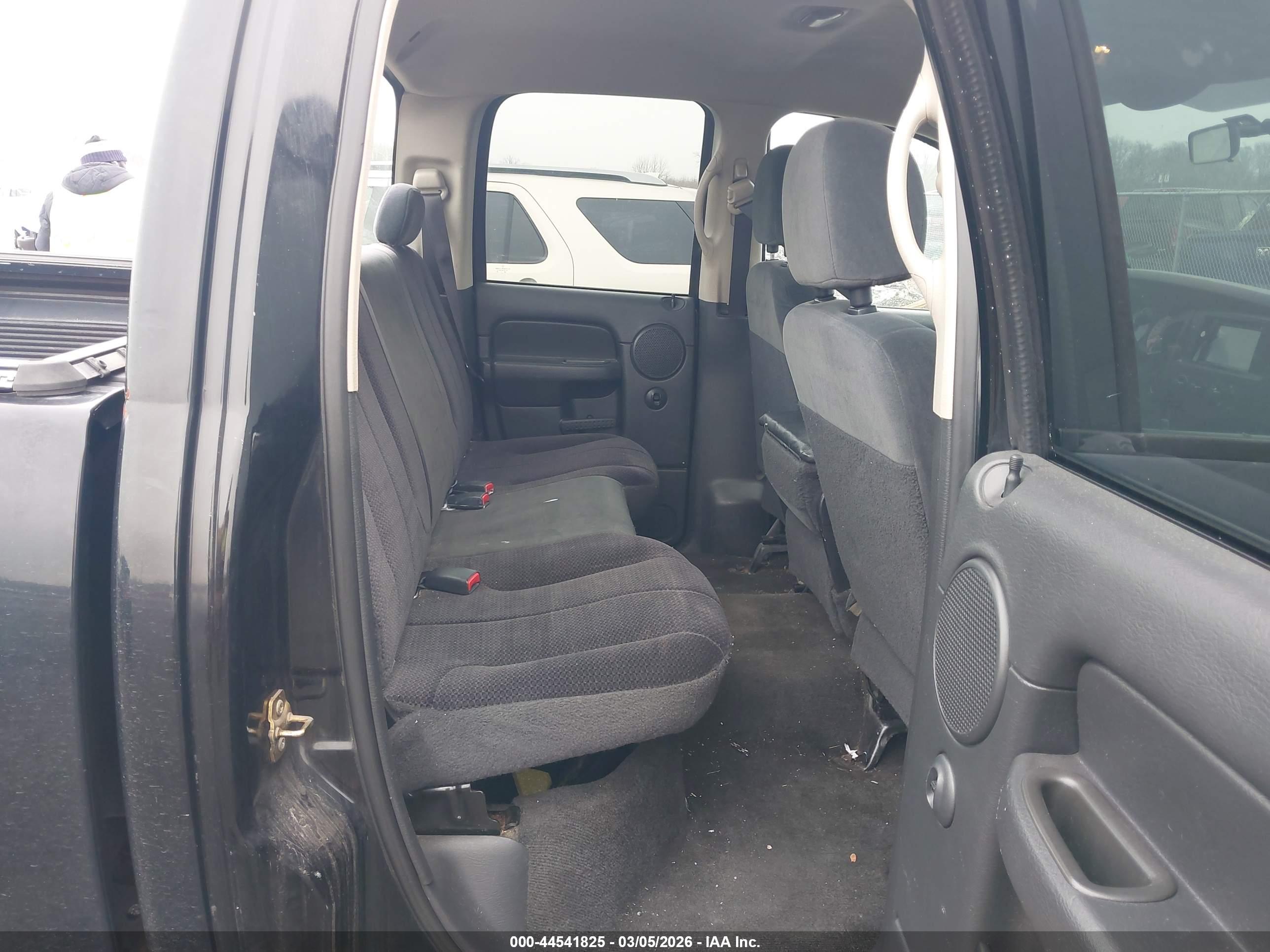 DODGE RAM image 8