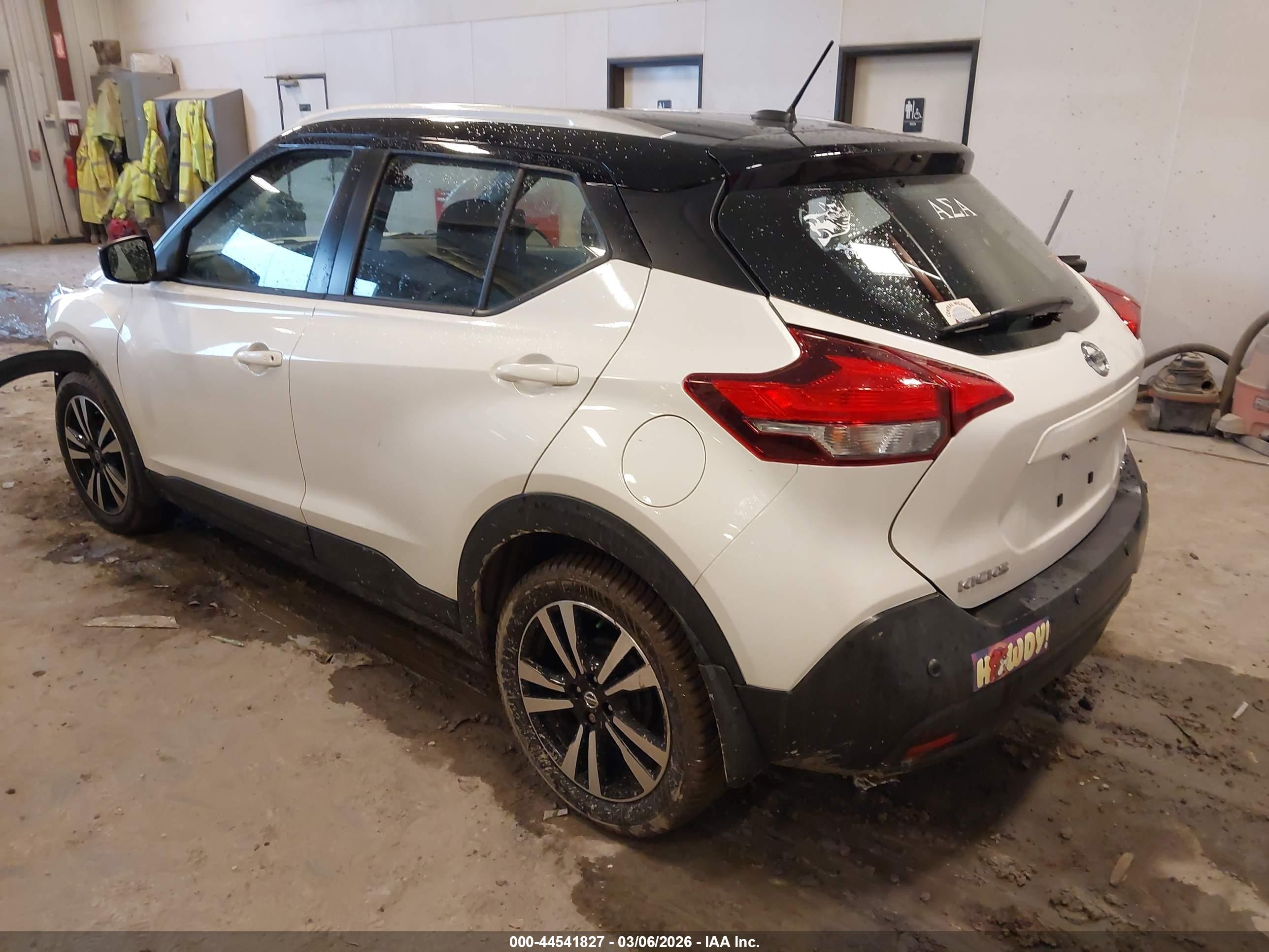 NISSAN KICKS image 3