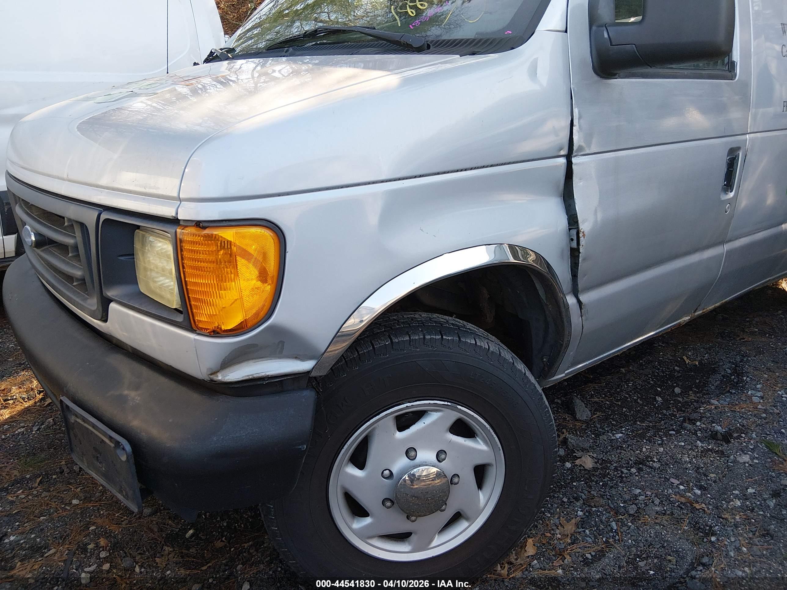 FORD E-250 image 6