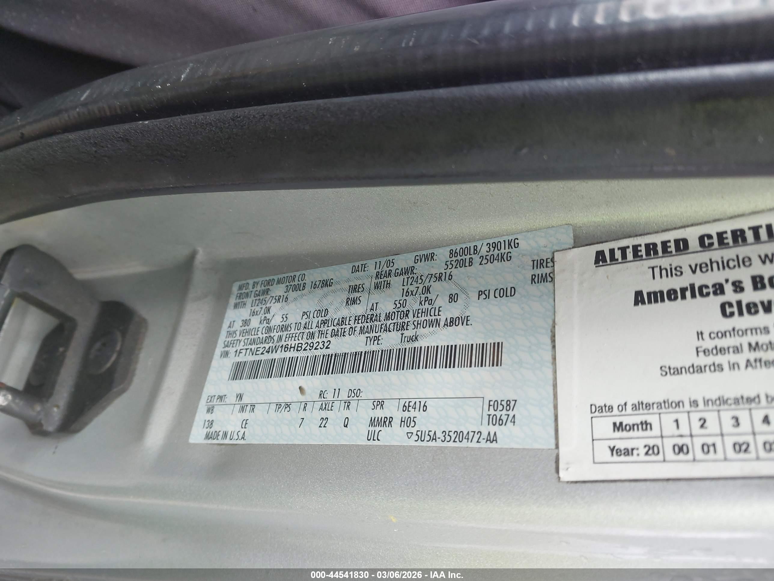 FORD E-250 image 9