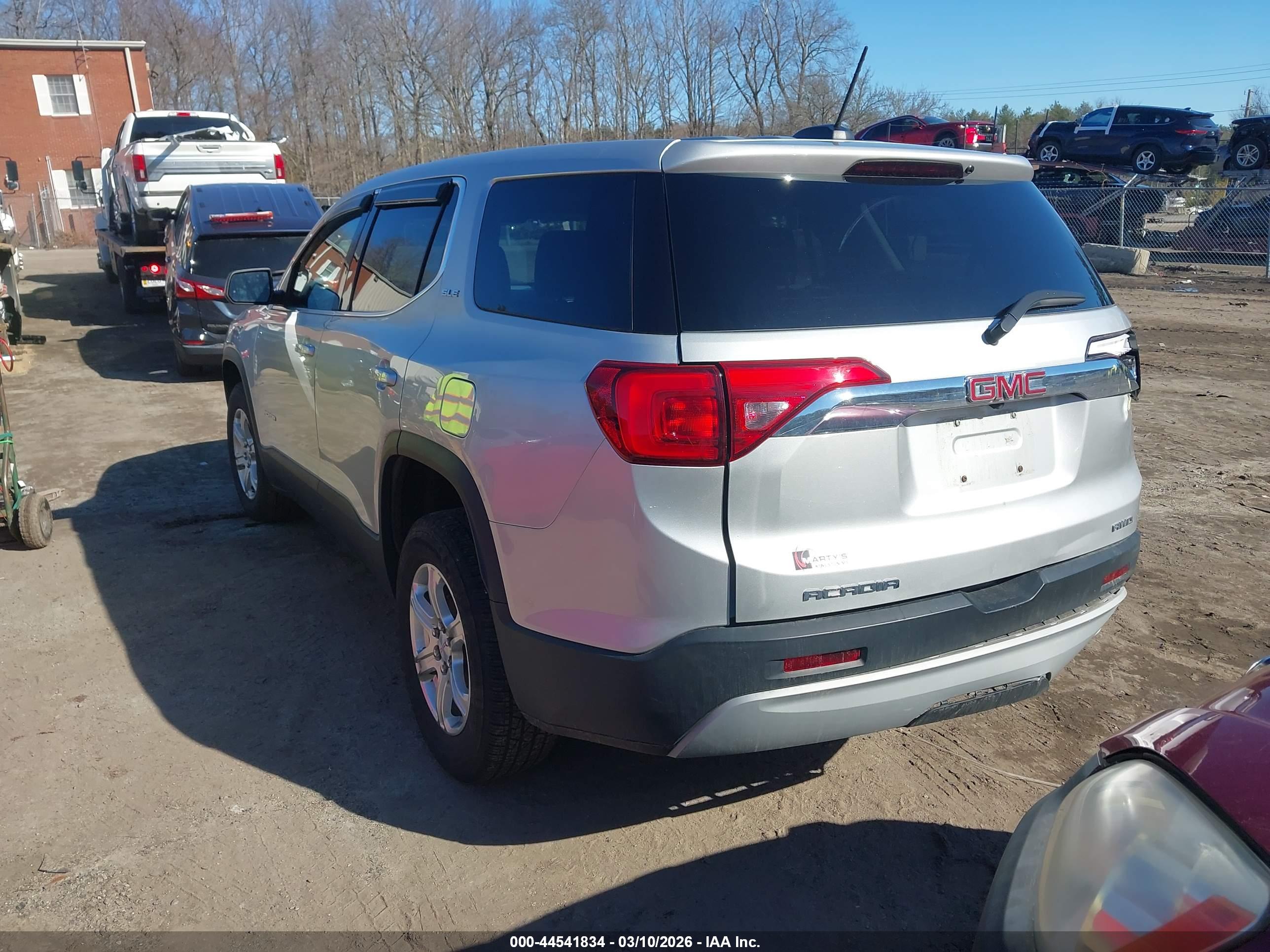 GMC ACADIA image 3