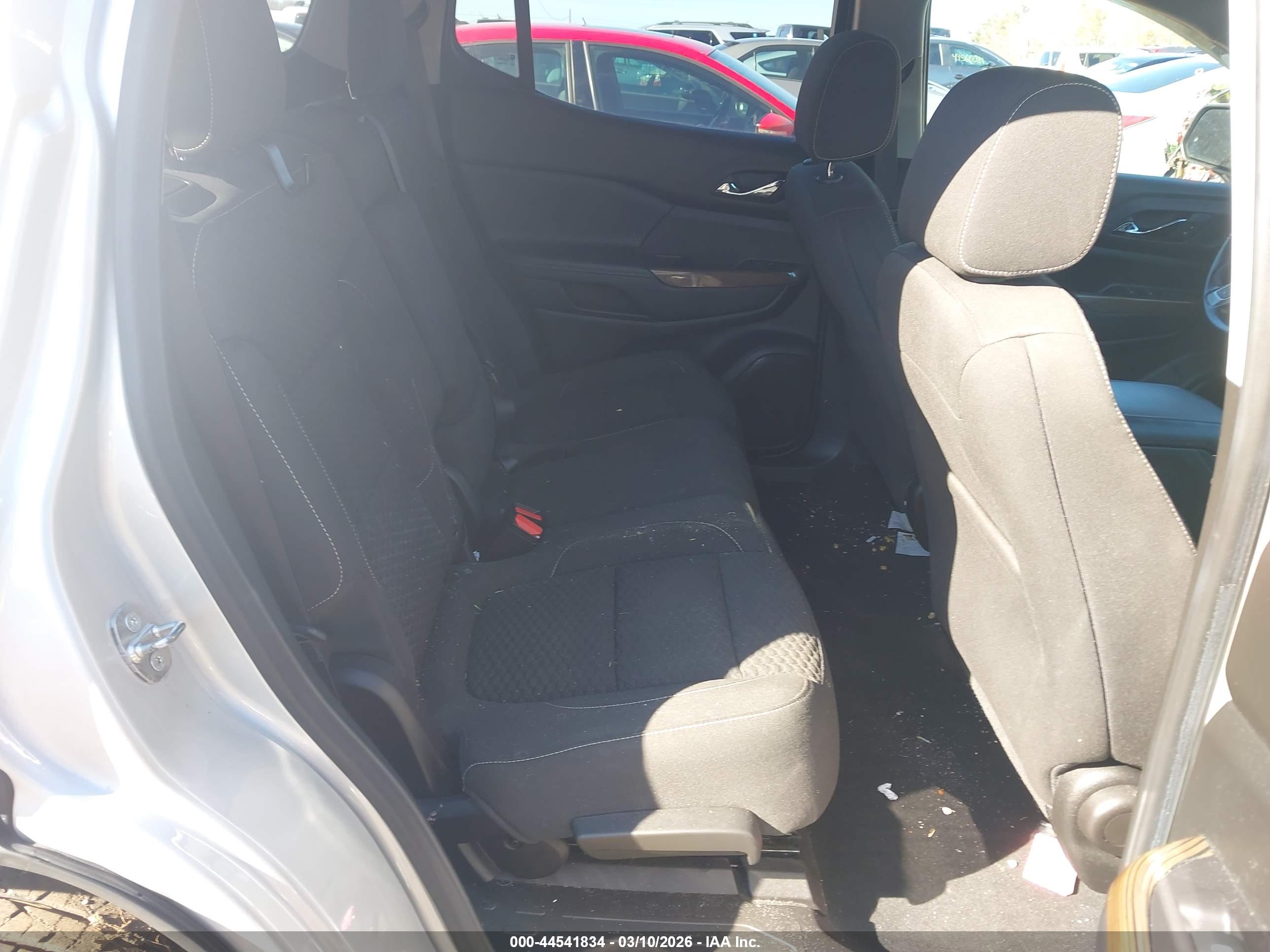 GMC ACADIA image 8