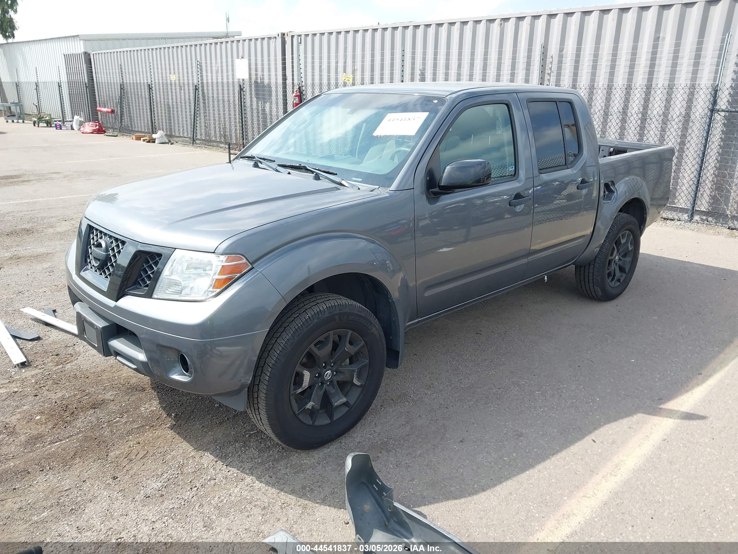 NISSAN FRONTIER image 2