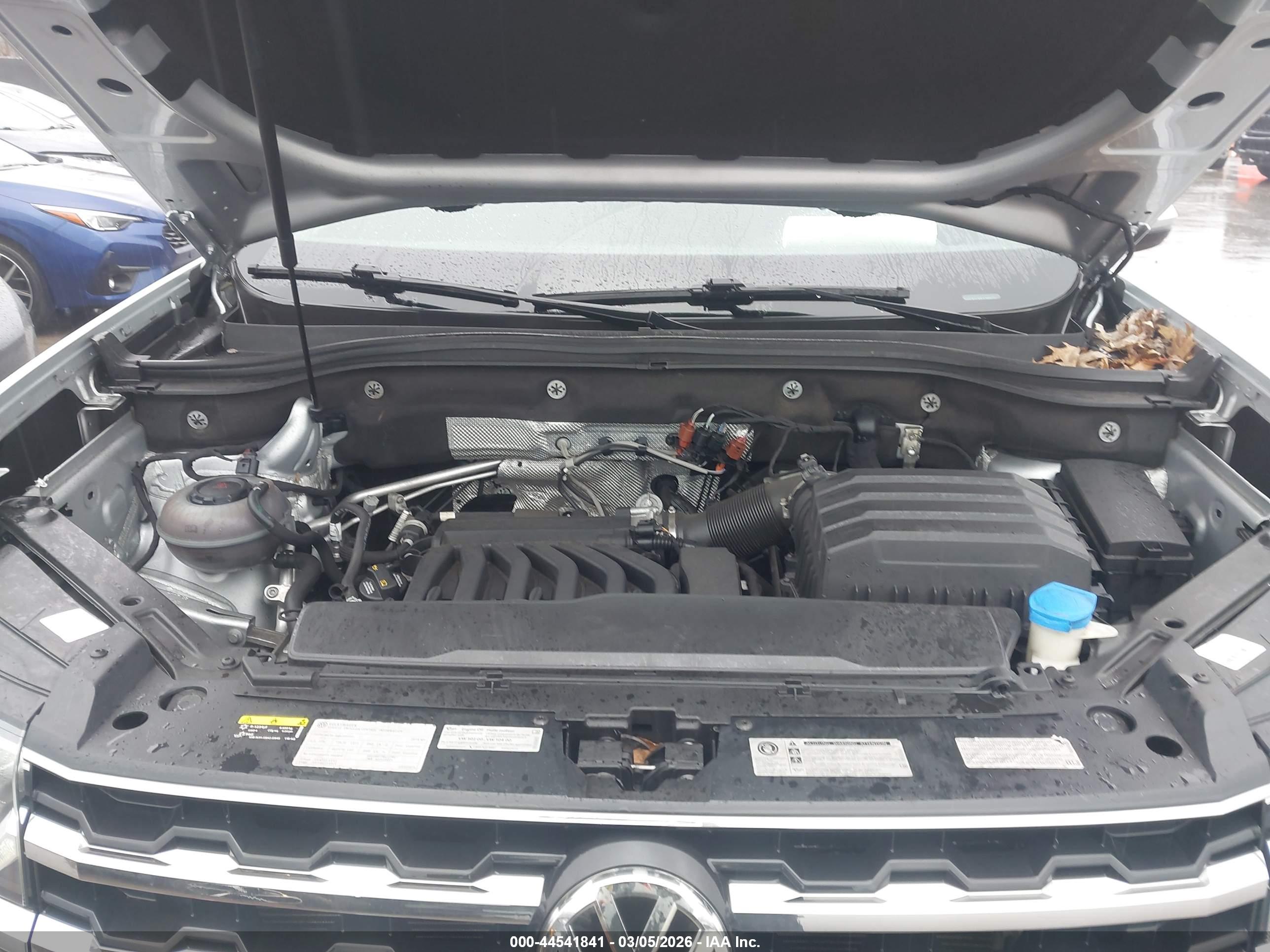 VOLKSWAGEN ATLAS image 10