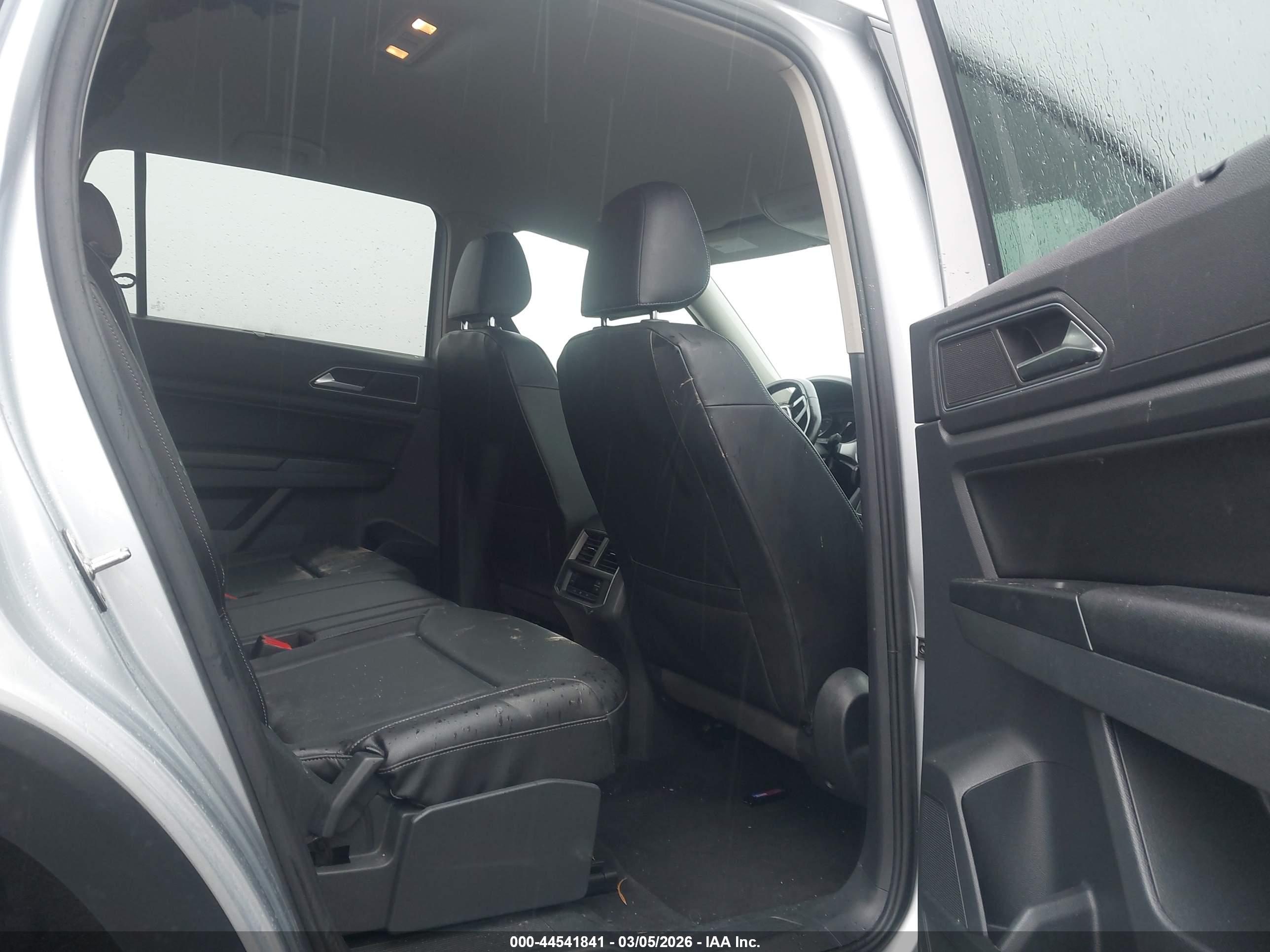 VOLKSWAGEN ATLAS image 8