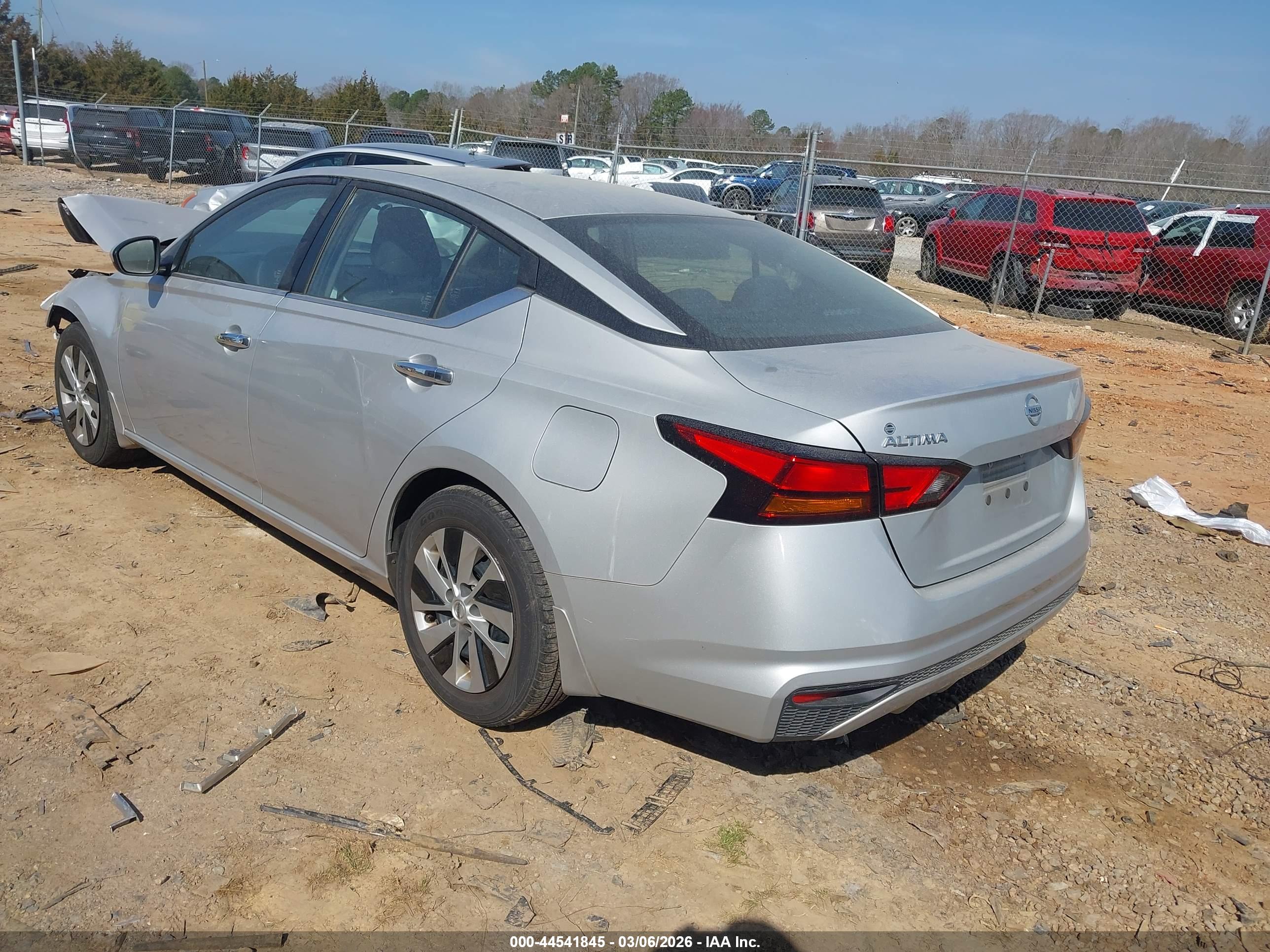 NISSAN ALTIMA image 3