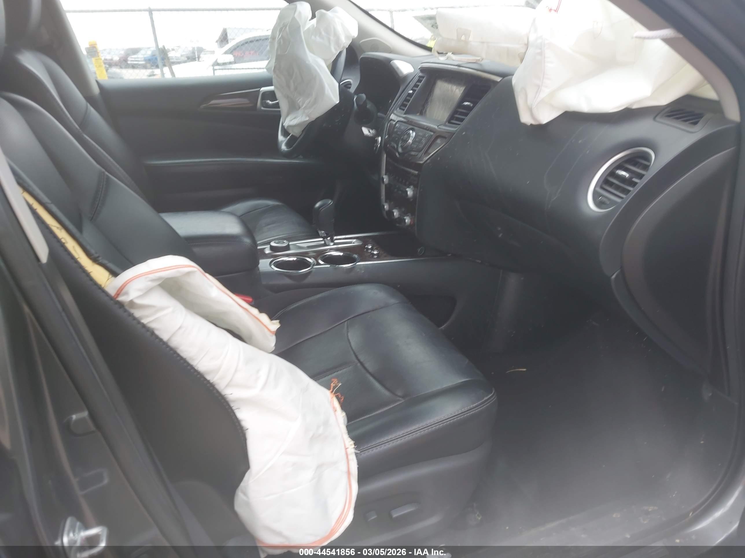 NISSAN PATHFINDER image 5