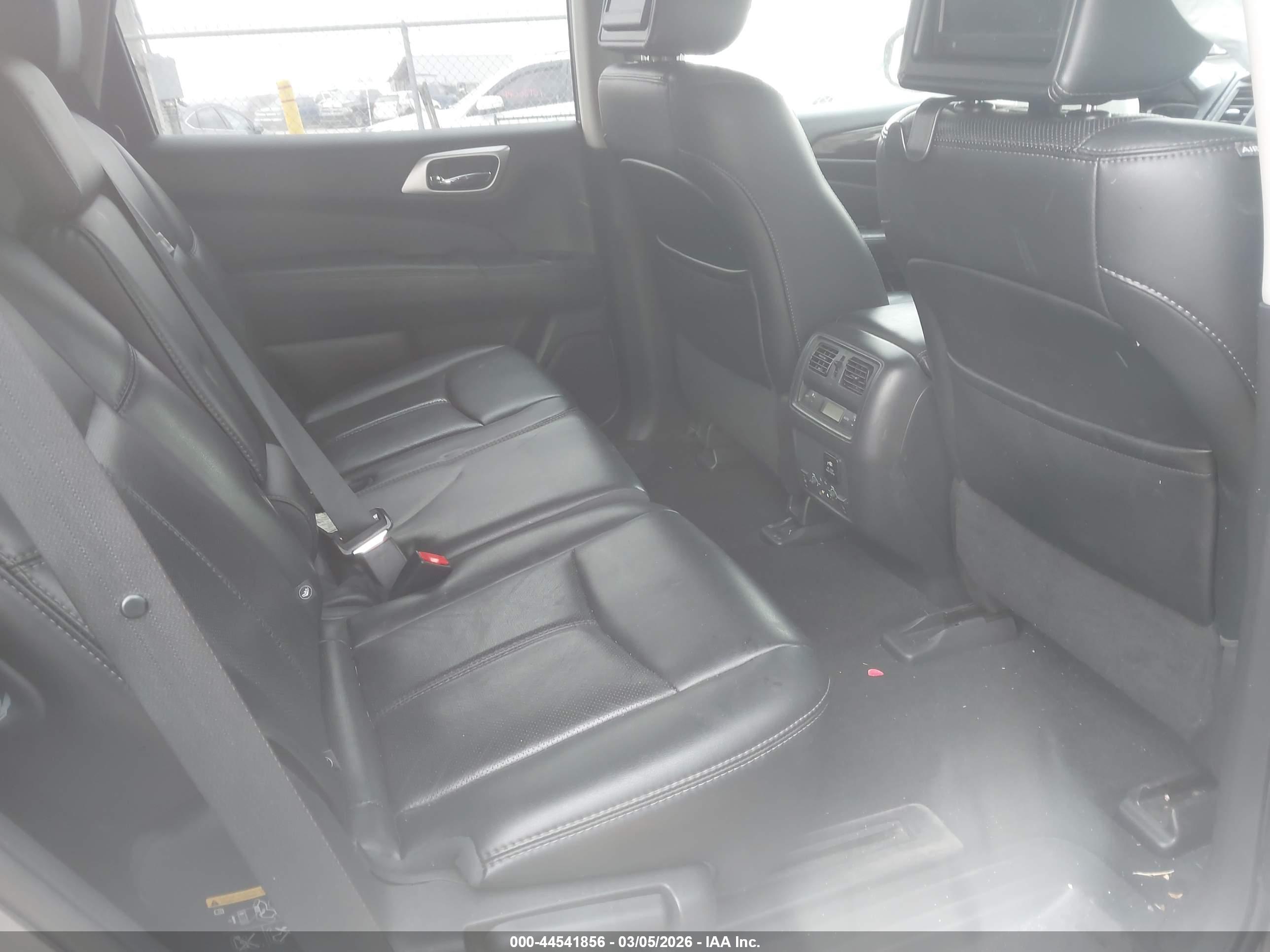 NISSAN PATHFINDER image 8