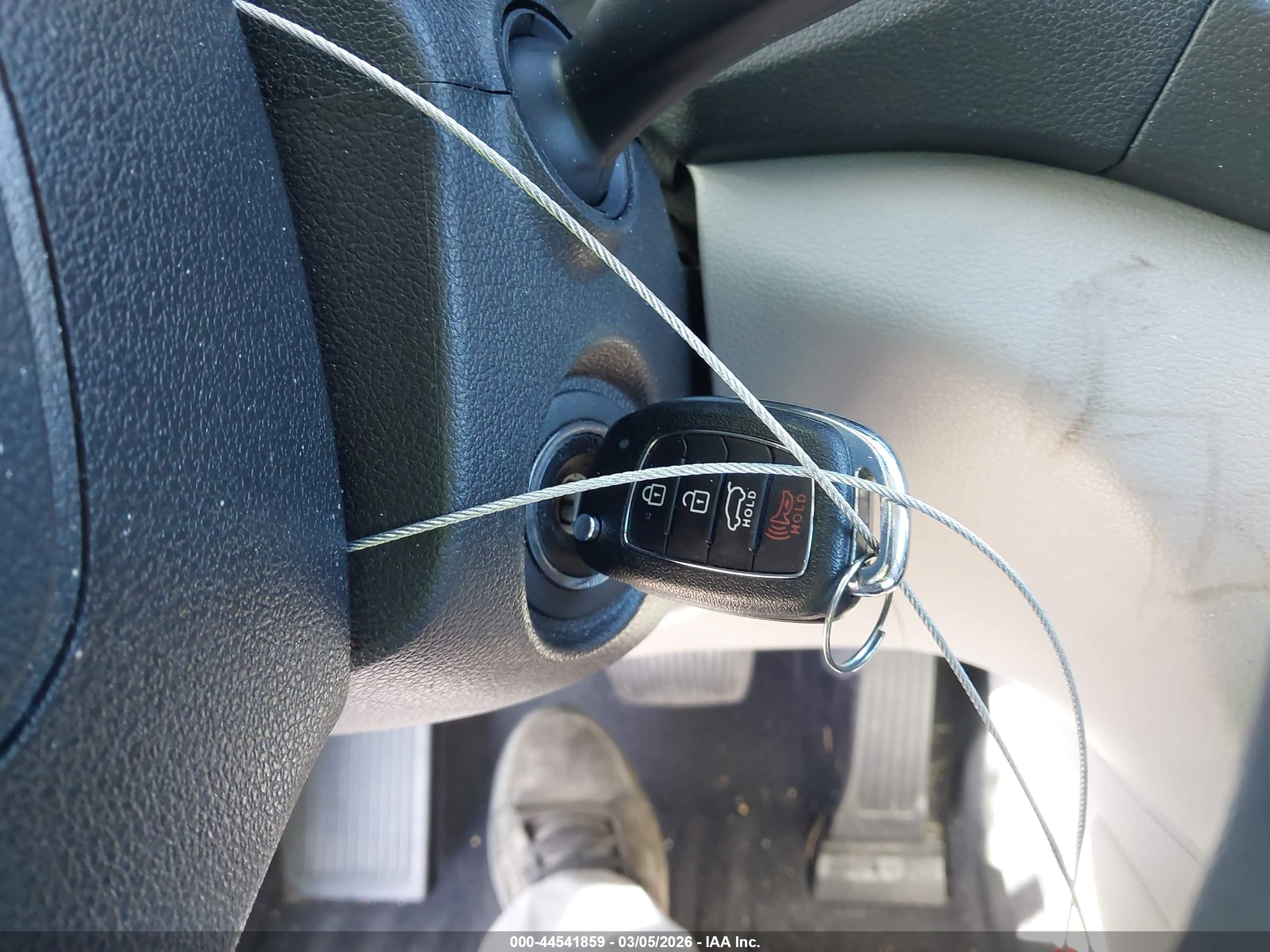HYUNDAI TUCSON image 11