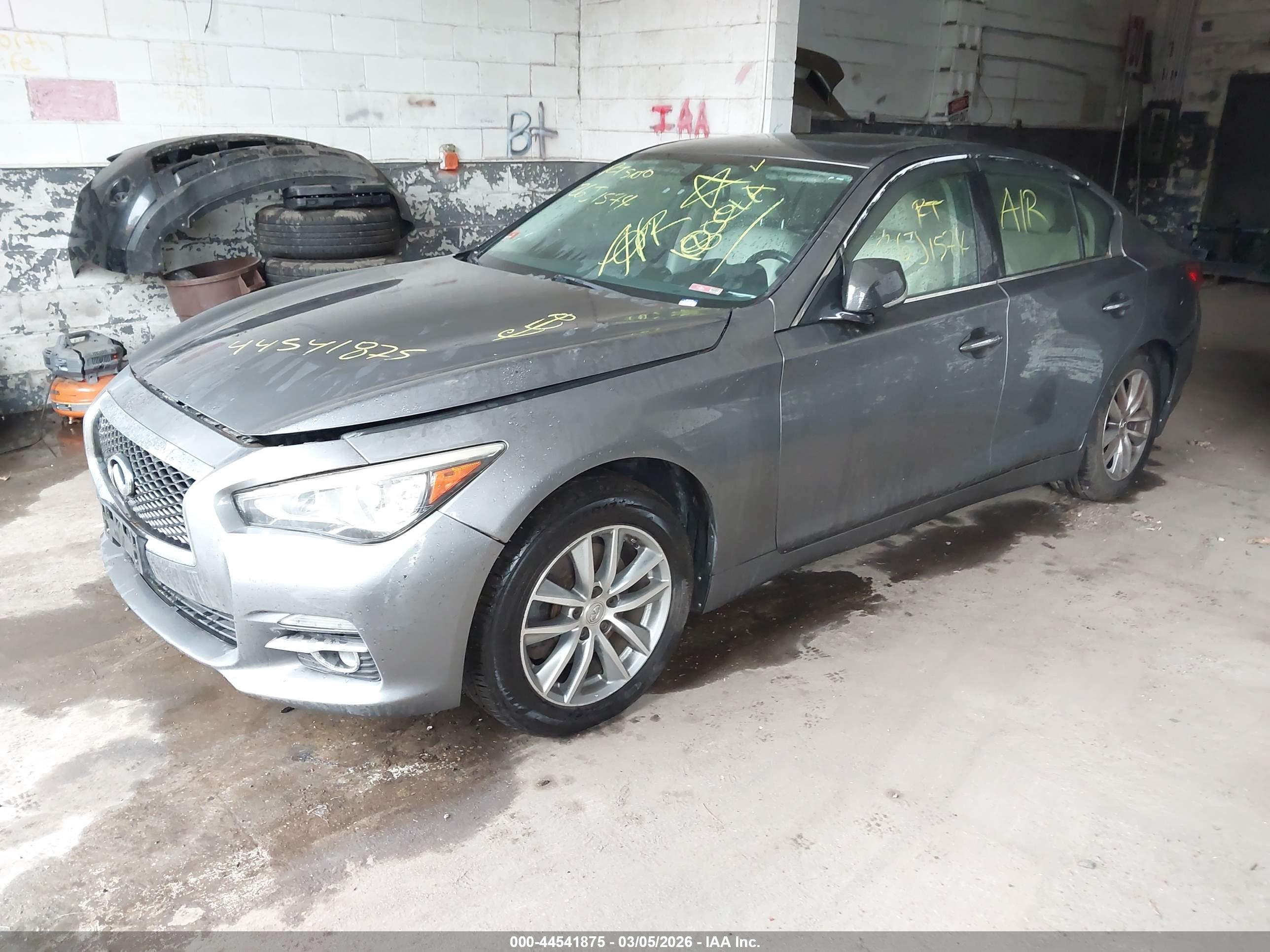 INFINITI Q50 image 2