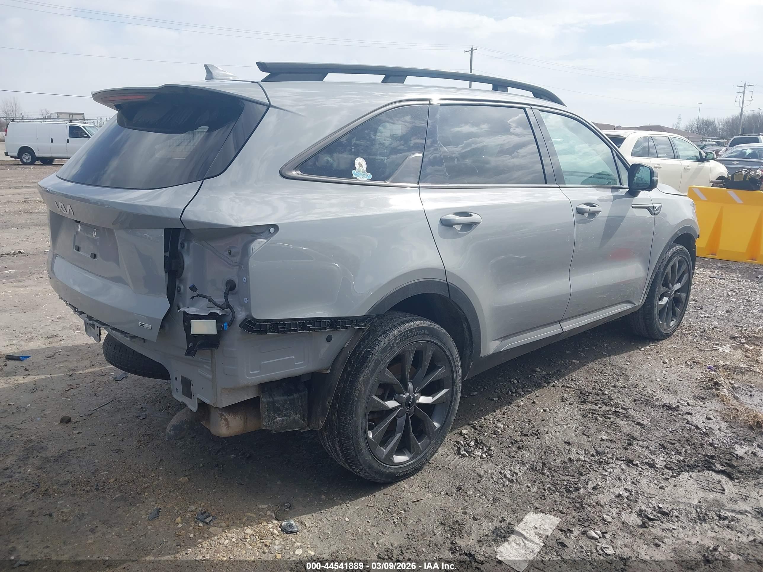 KIA SORENTO image 4