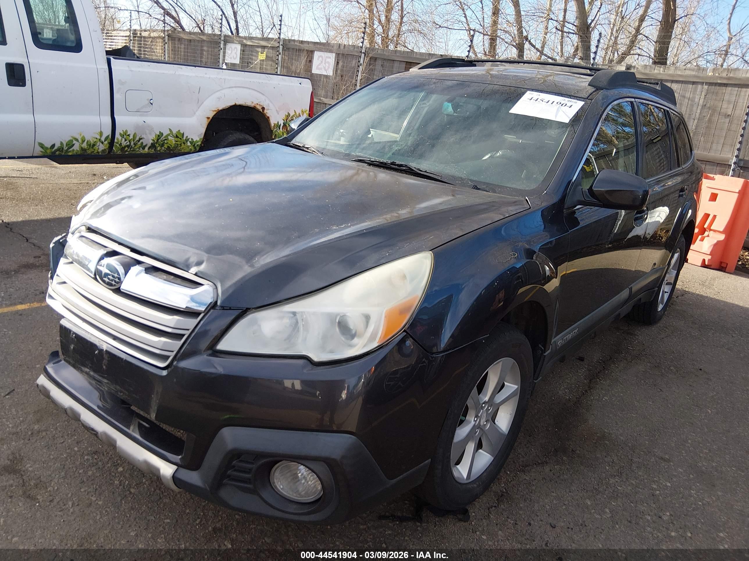 SUBARU OUTBACK image 2