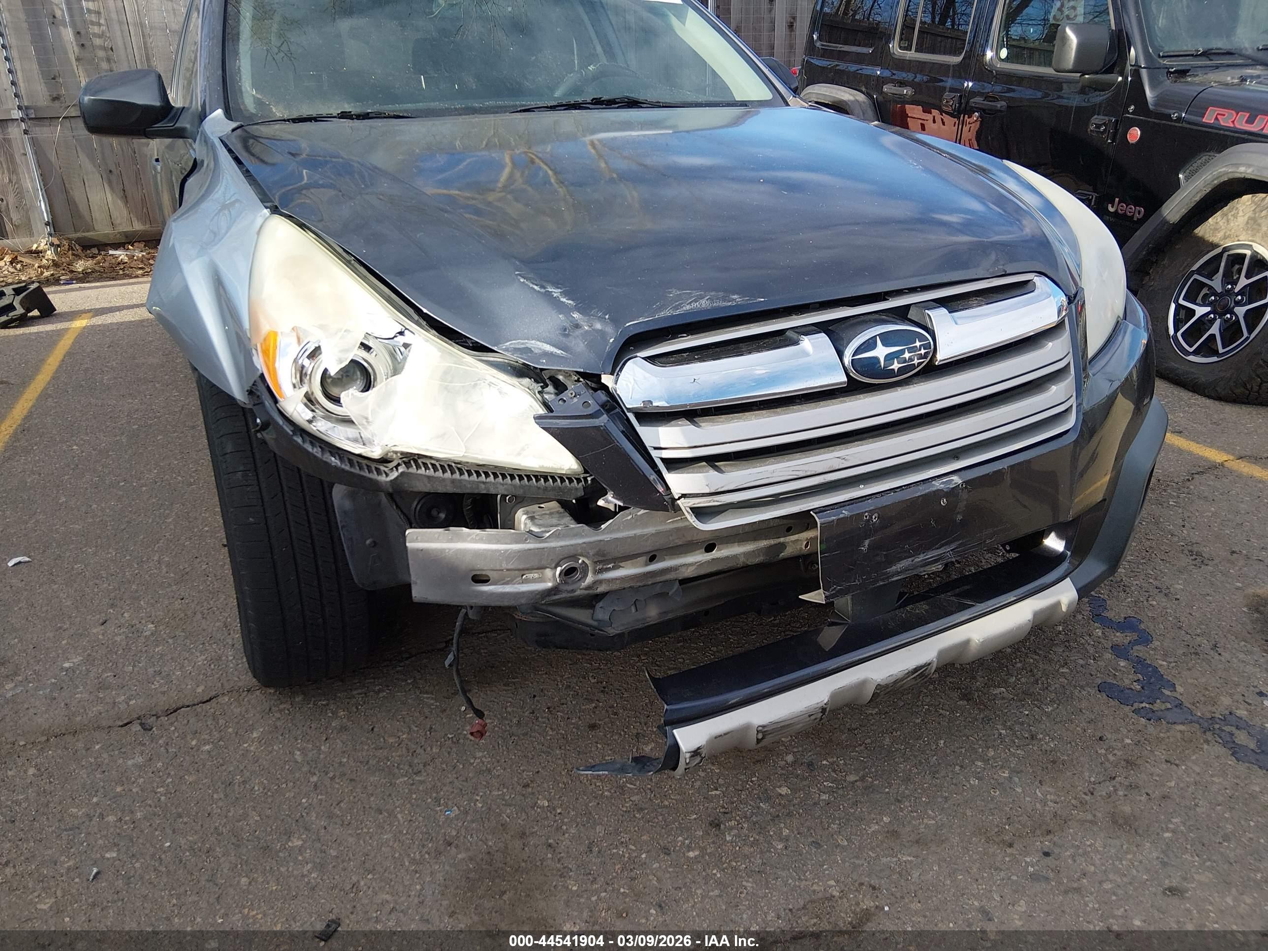 SUBARU OUTBACK image 6