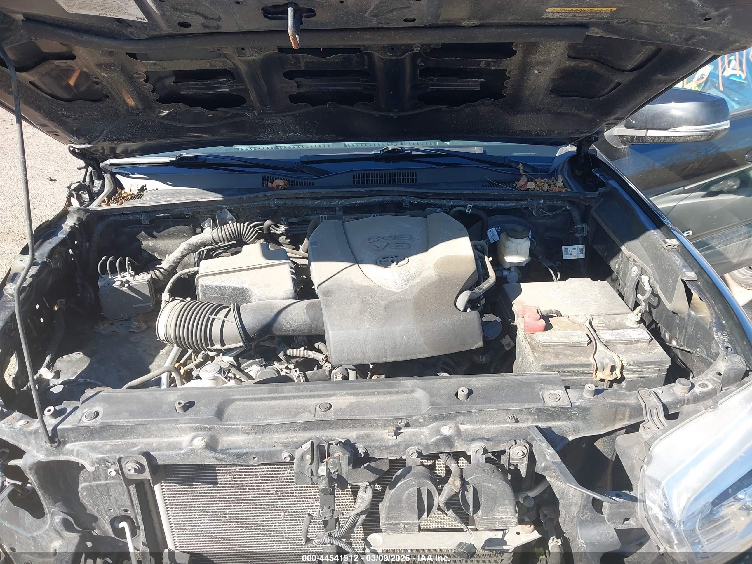 TOYOTA TACOMA image 10