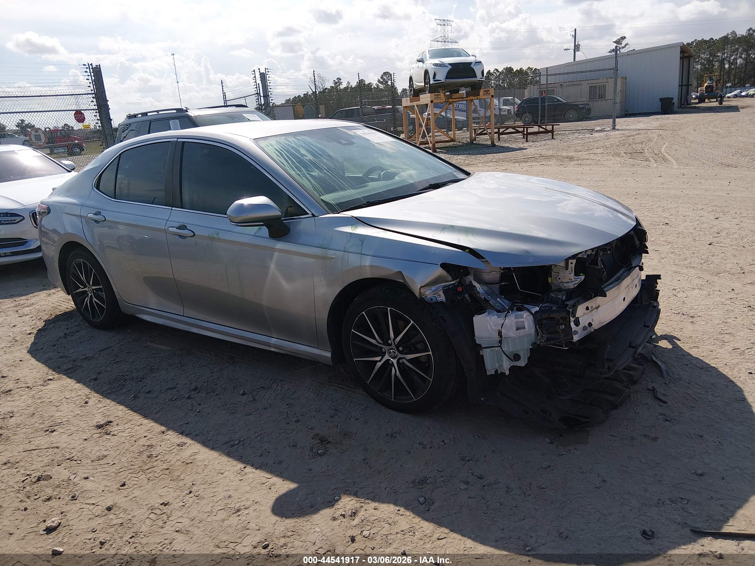 TOYOTA CAMRY image 6