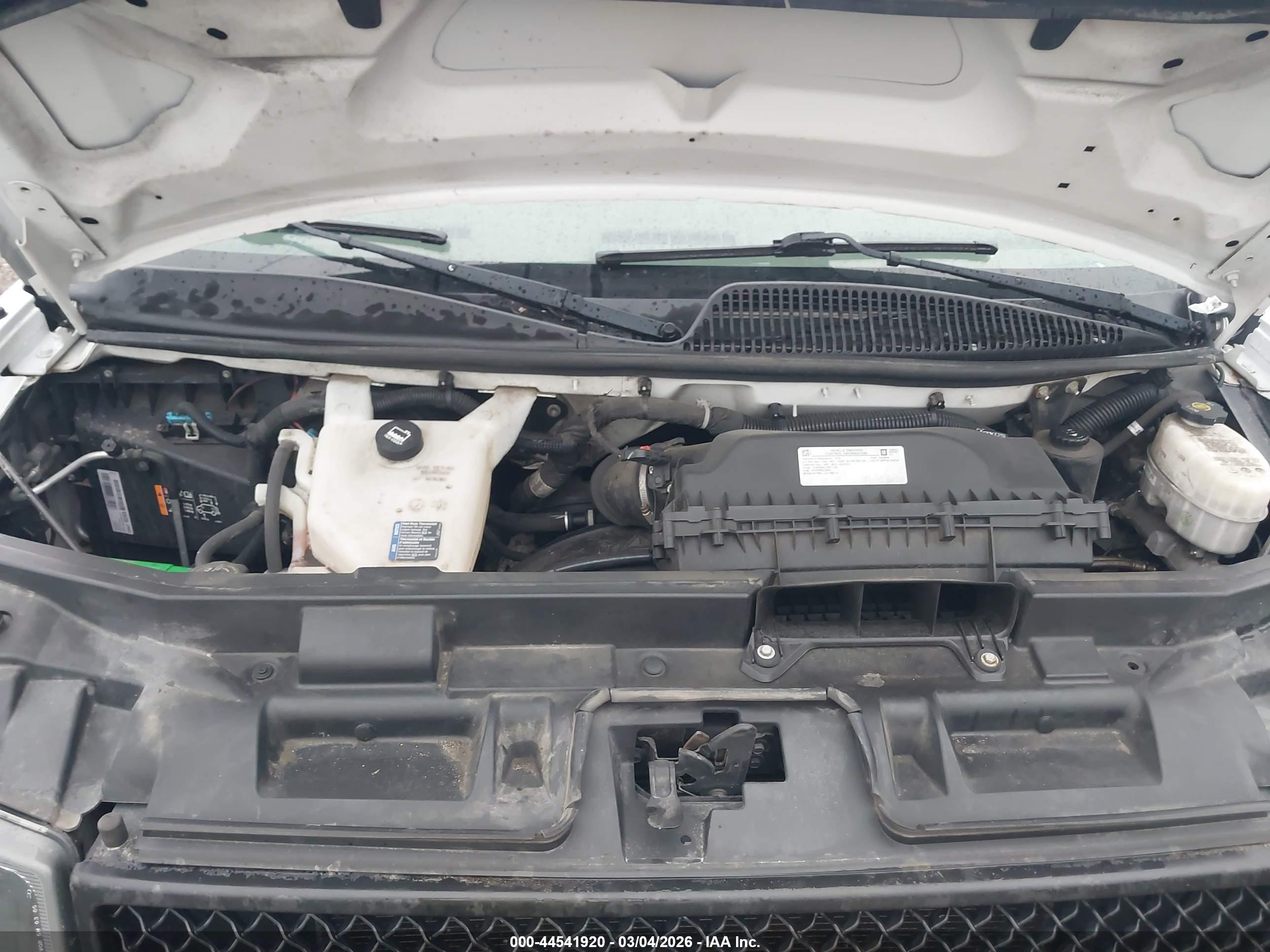 CHEVROLET EXPRESS image 10