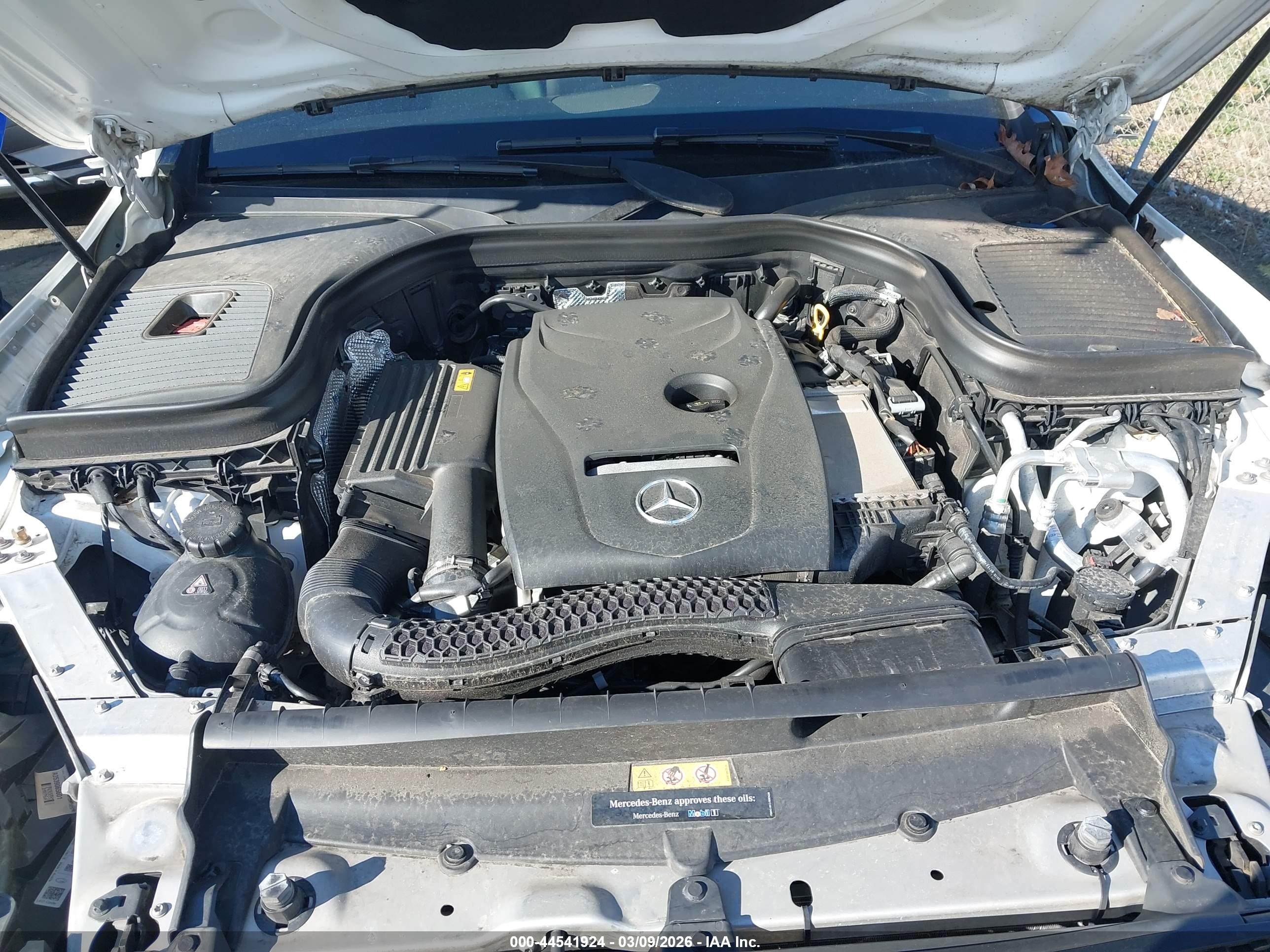 MERCEDES-BENZ GLC image 10