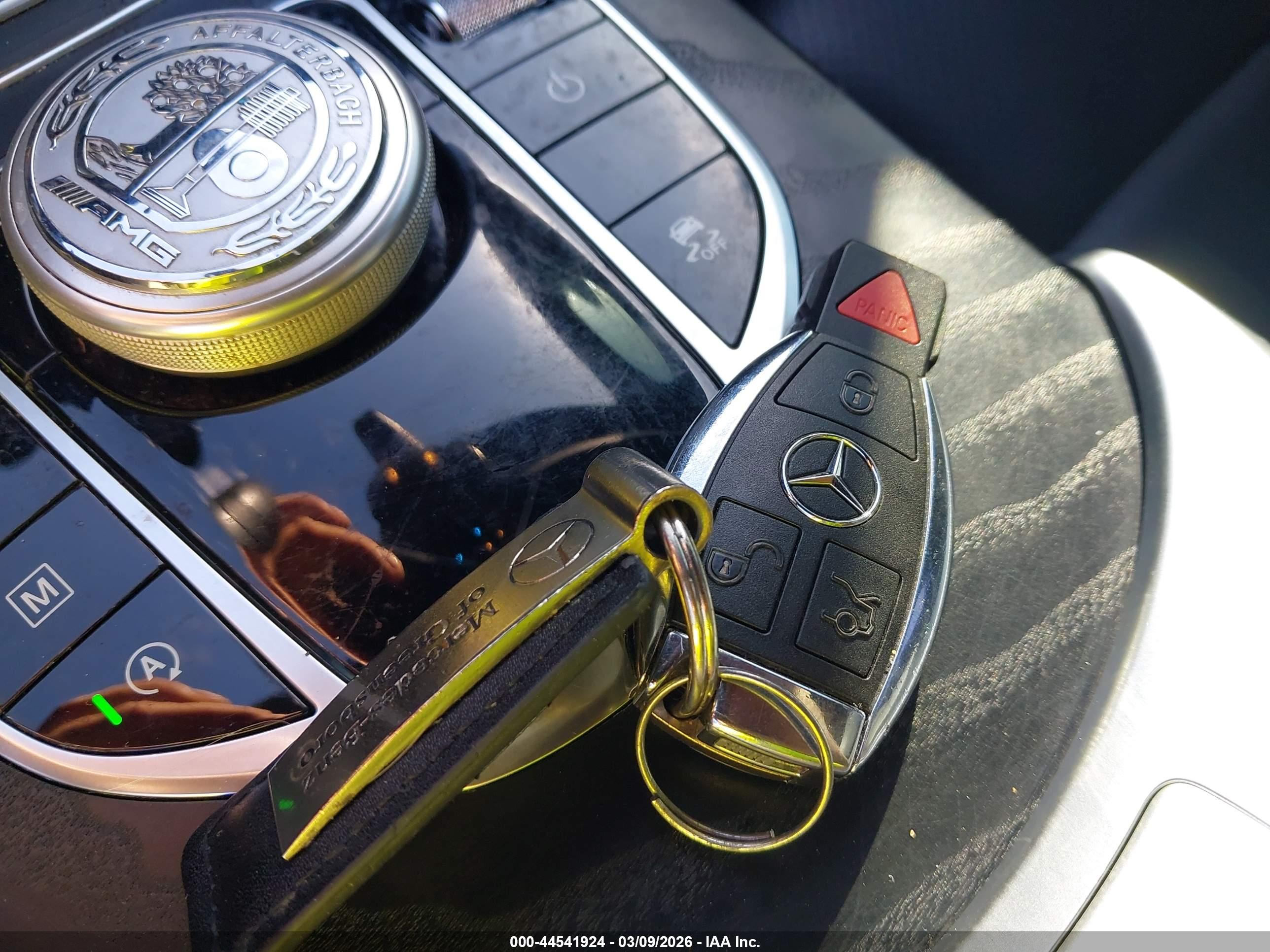 MERCEDES-BENZ GLC image 11