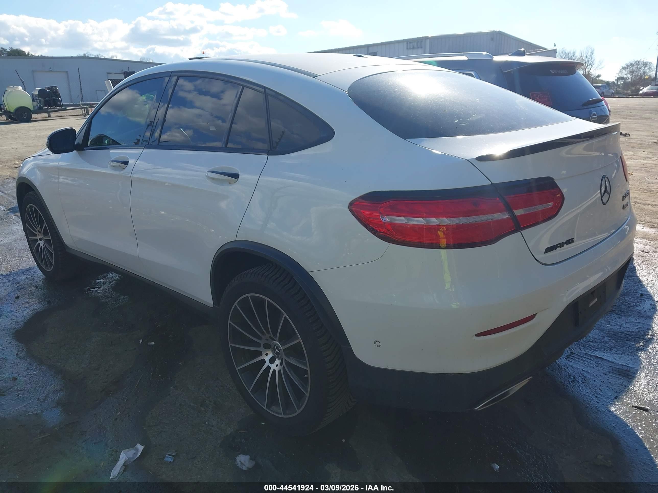 MERCEDES-BENZ GLC image 3