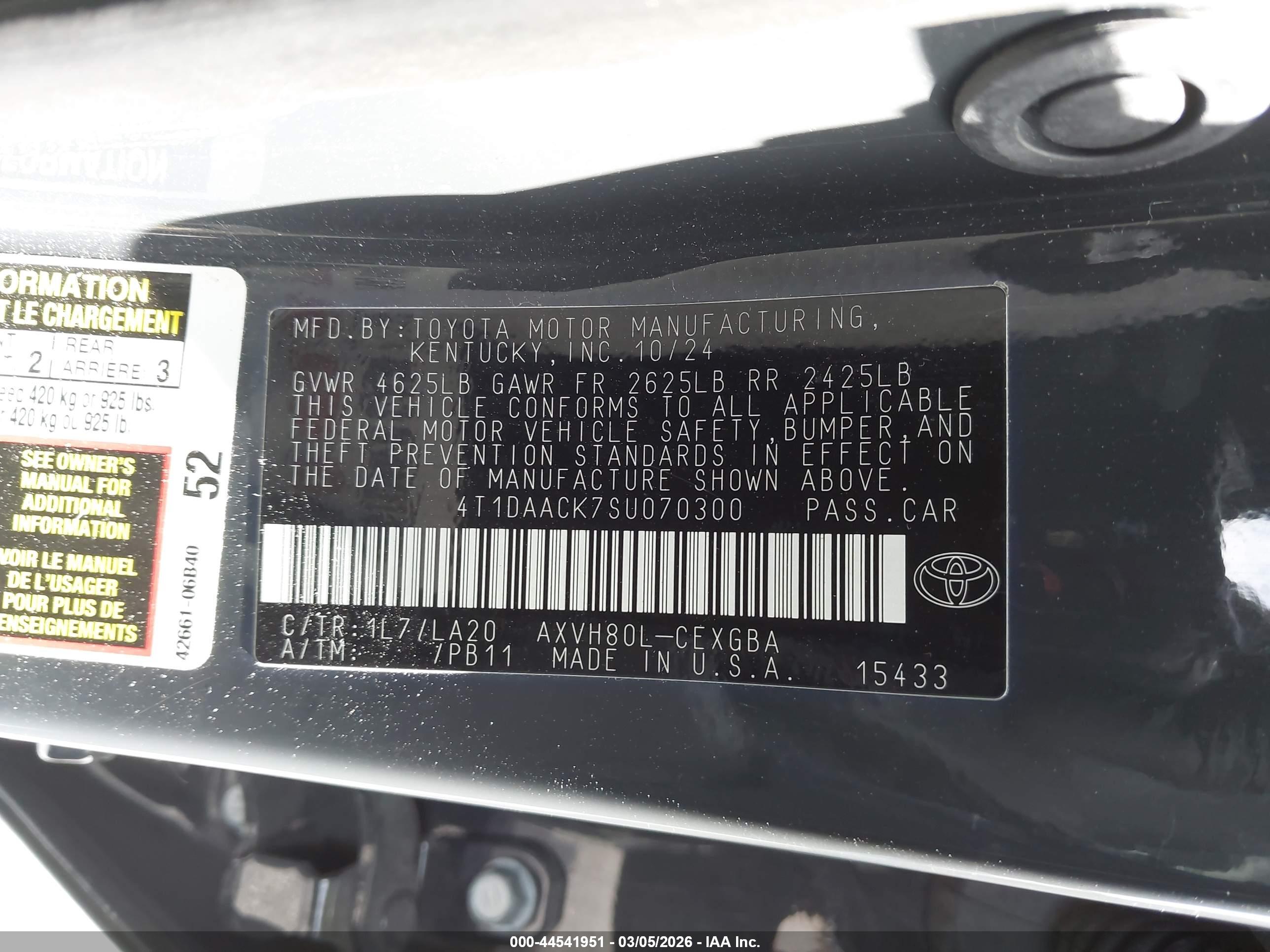 TOYOTA CAMRY image 9