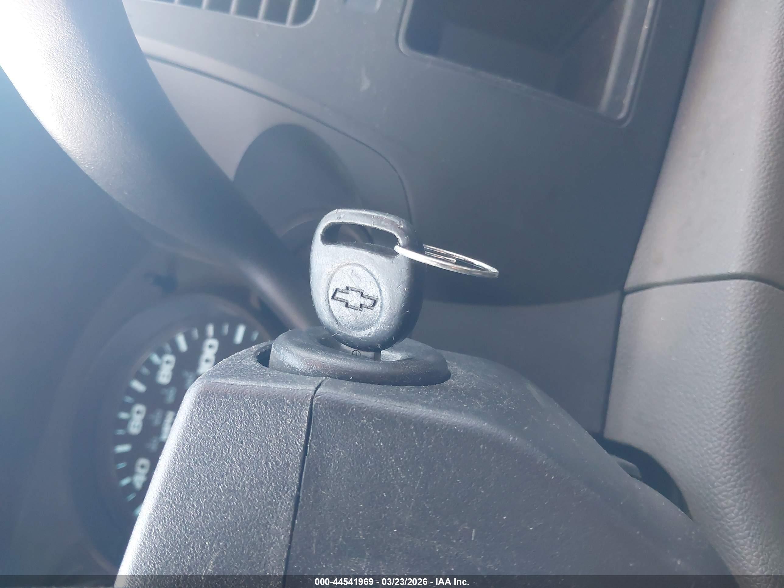 CHEVROLET SILVERADO image 11