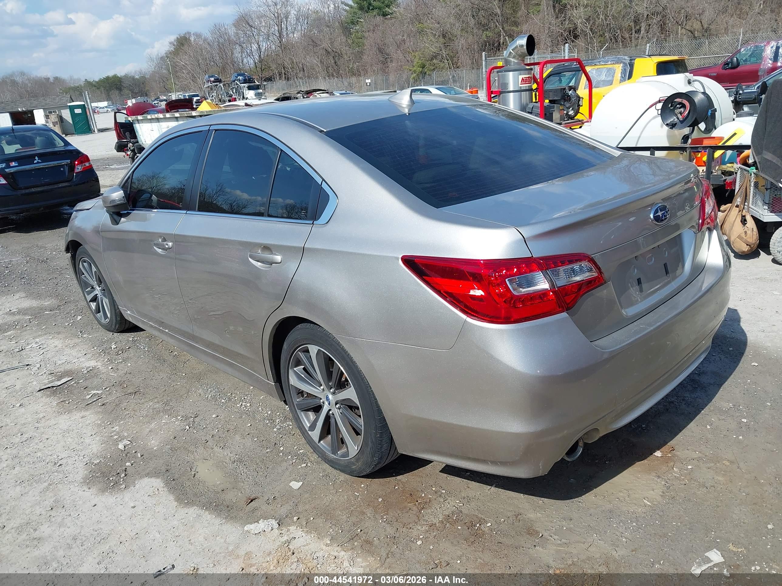 SUBARU LEGACY image 3