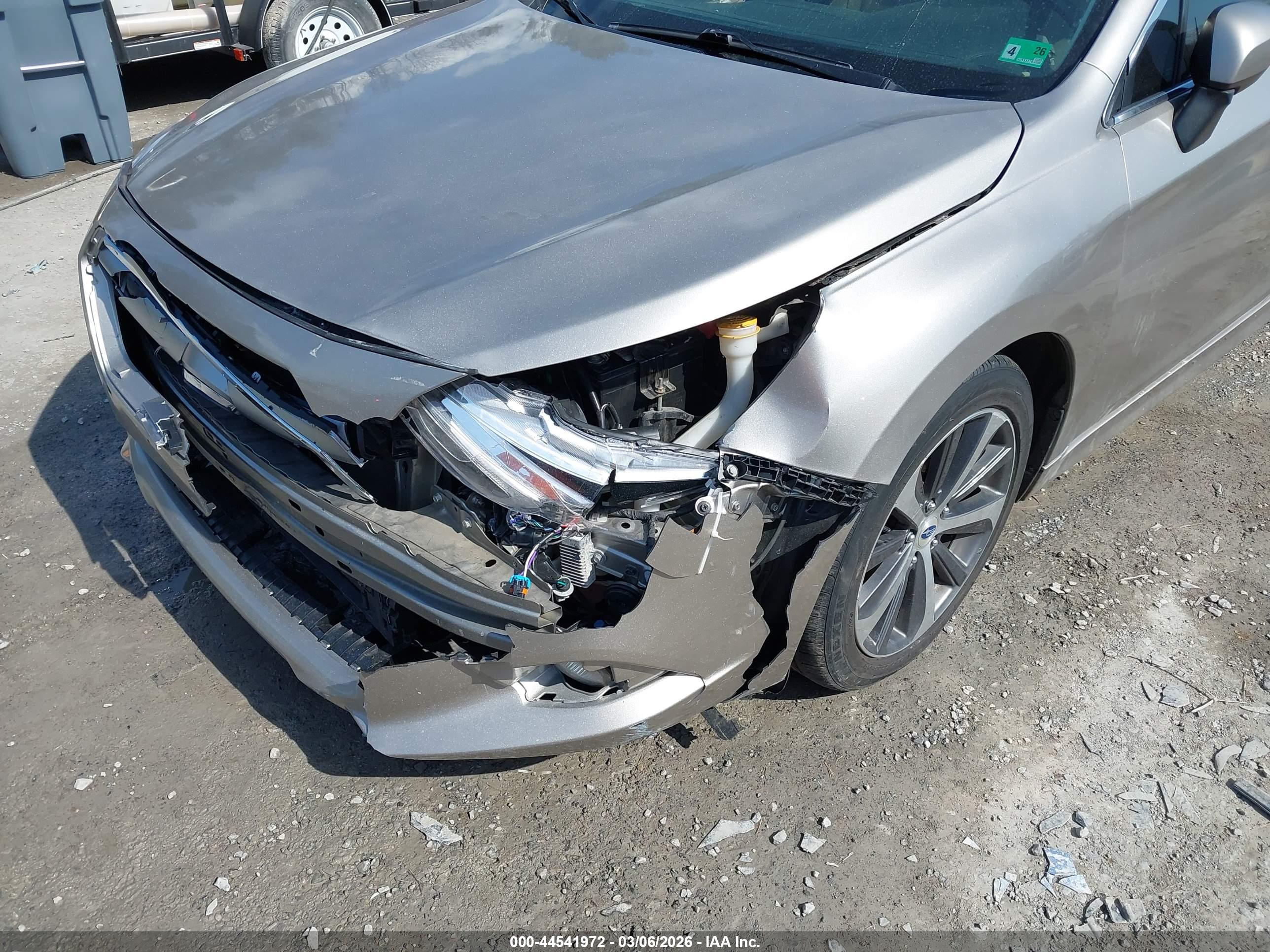 SUBARU LEGACY image 6