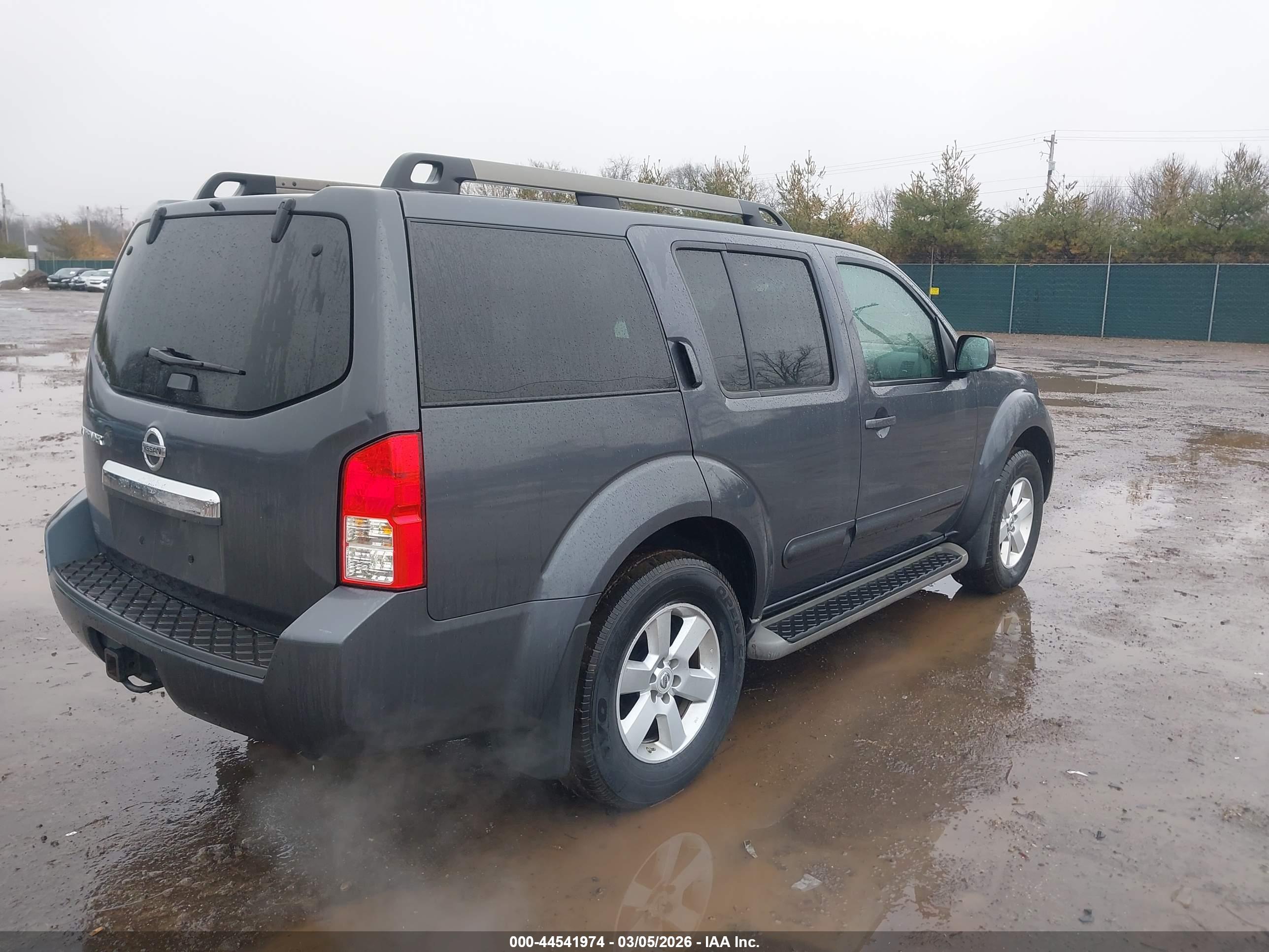 NISSAN PATHFINDER image 4