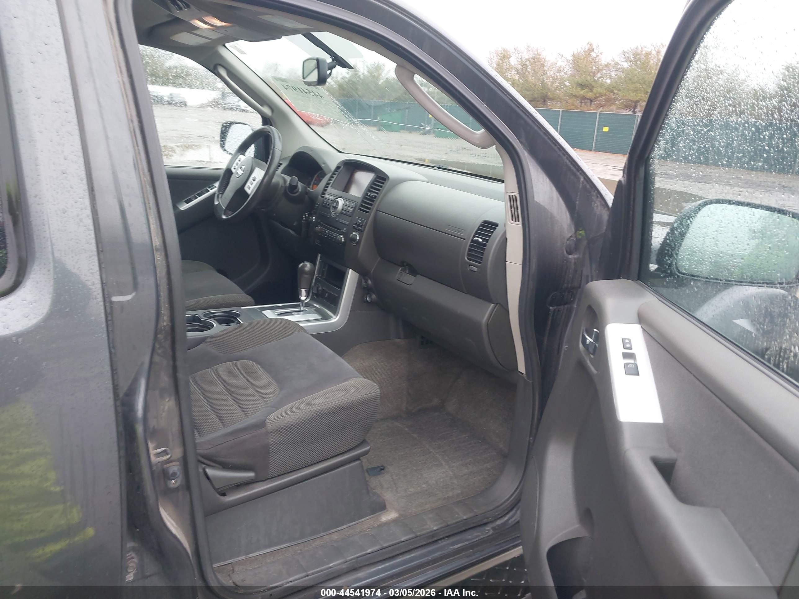 NISSAN PATHFINDER image 5