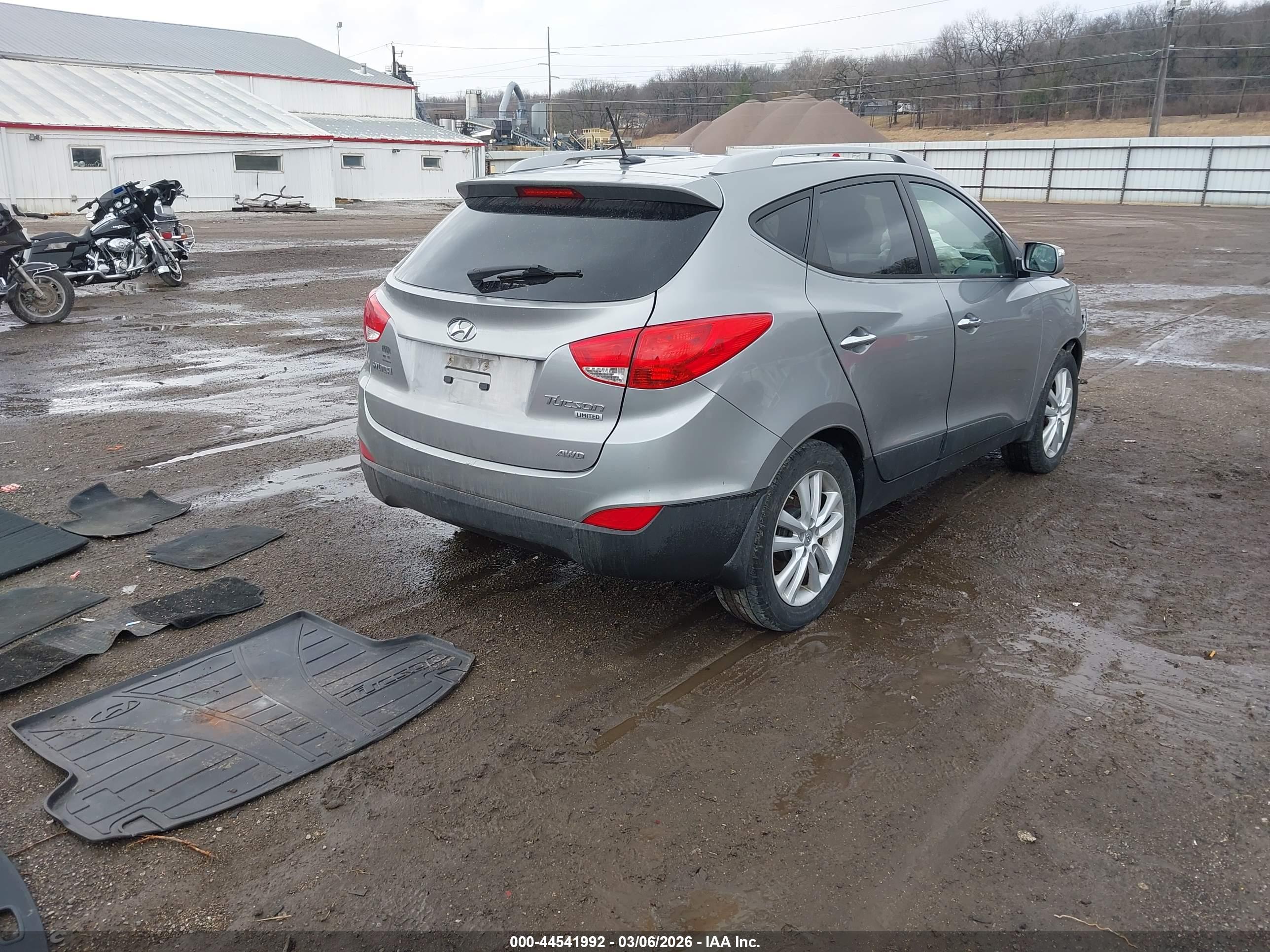 HYUNDAI TUCSON image 4