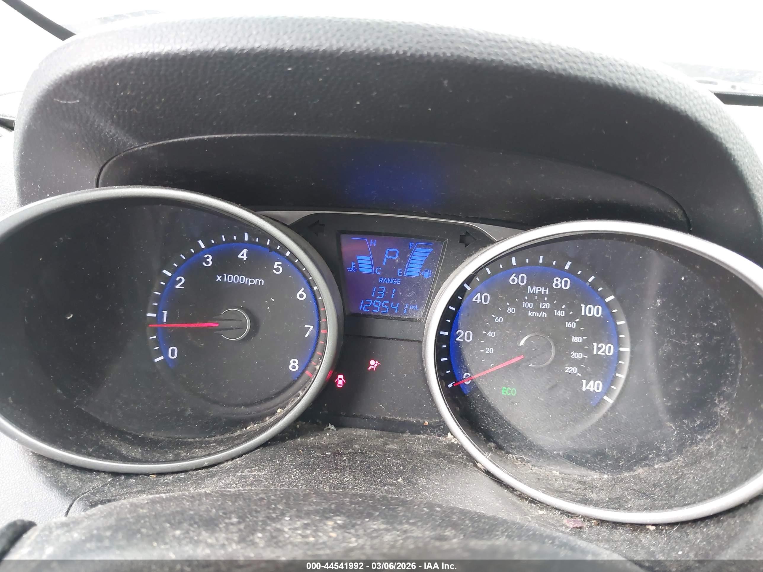 HYUNDAI TUCSON image 7