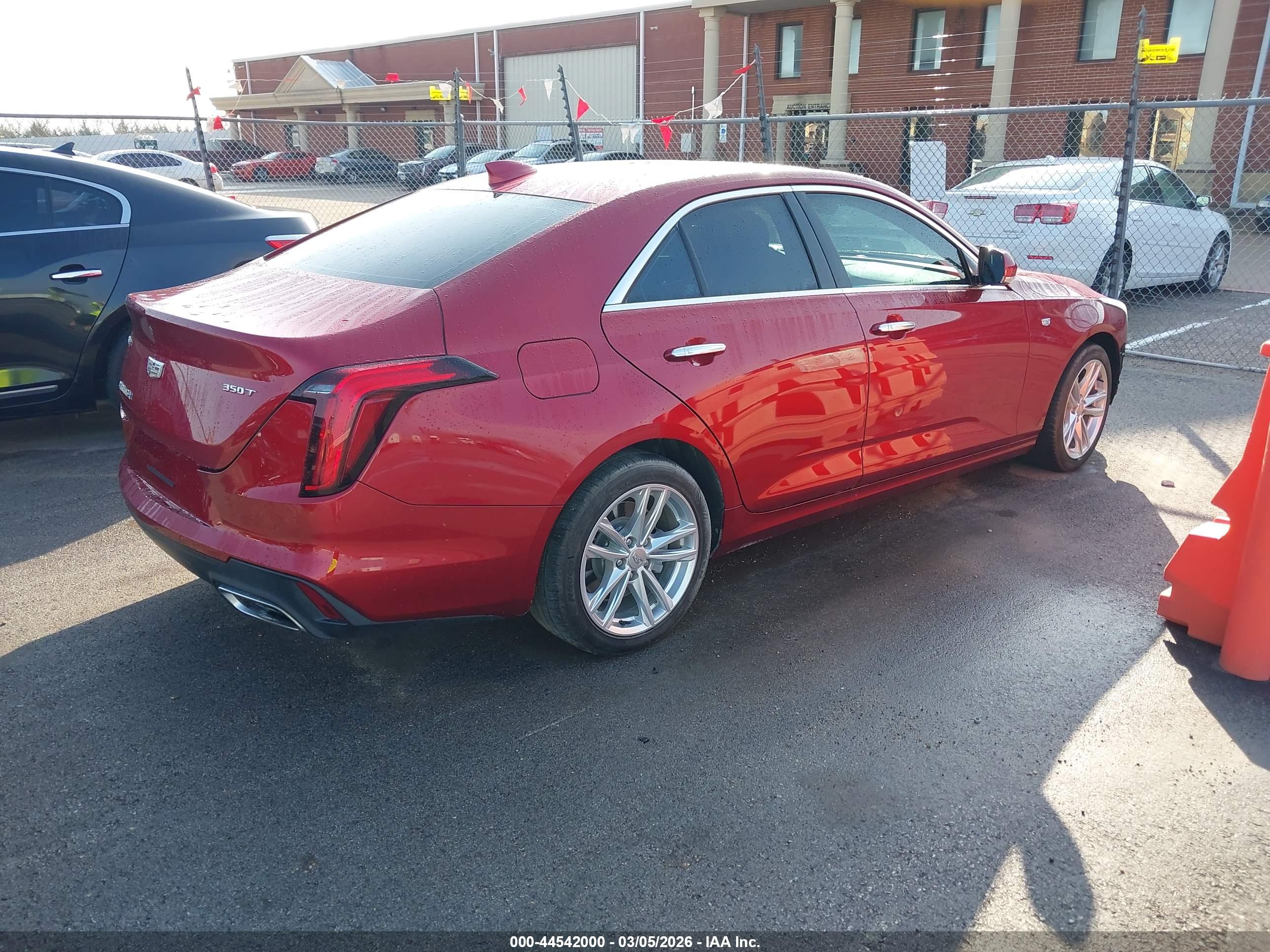 CADILLAC CT4 image 4