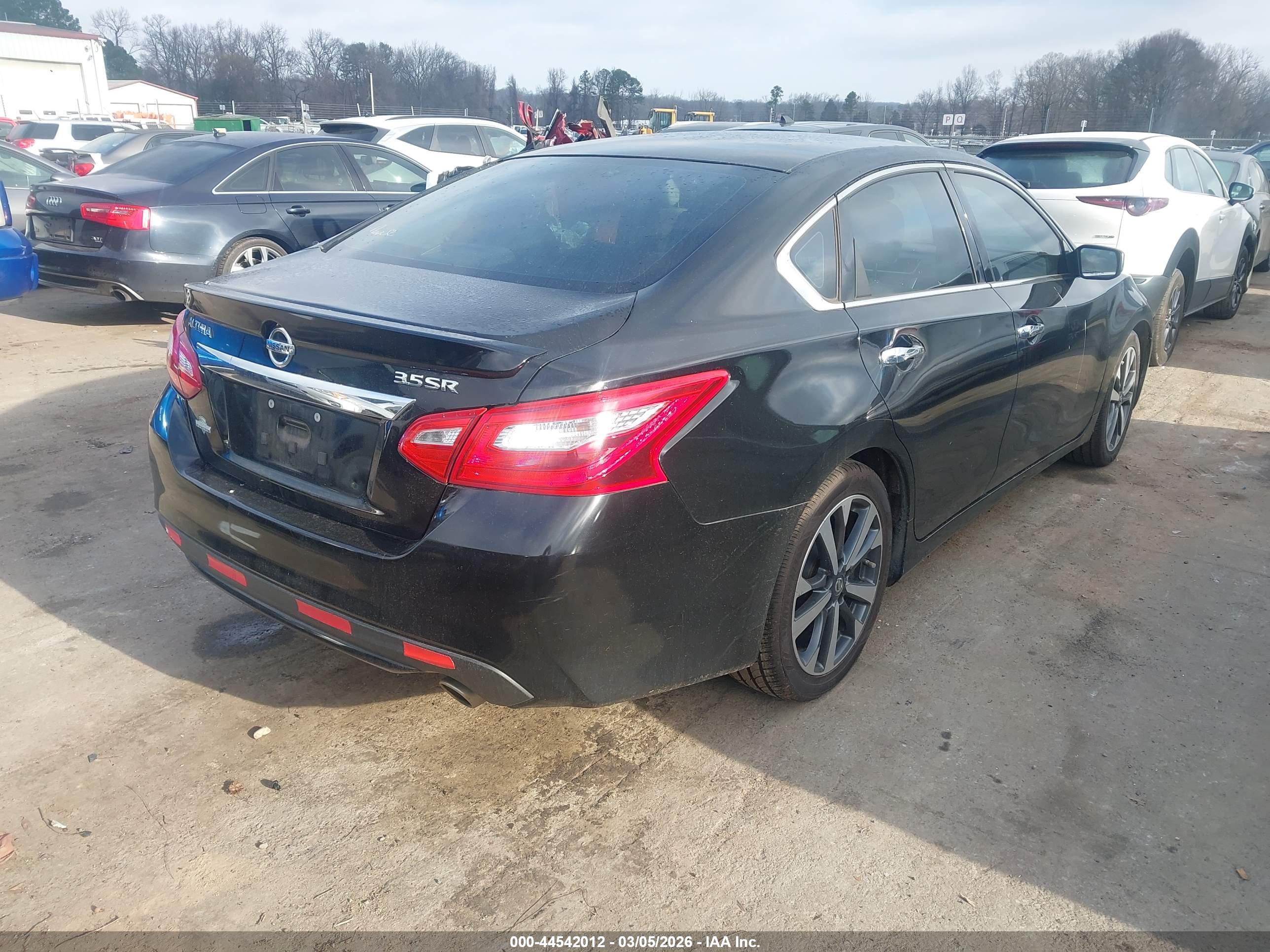 NISSAN ALTIMA image 4